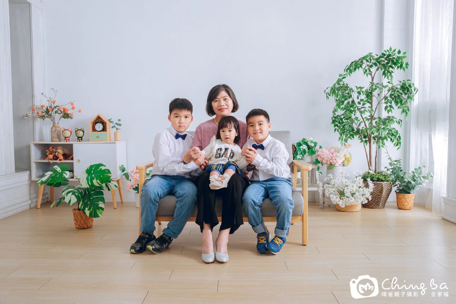 台中攝影棚的家族全家福紀念照