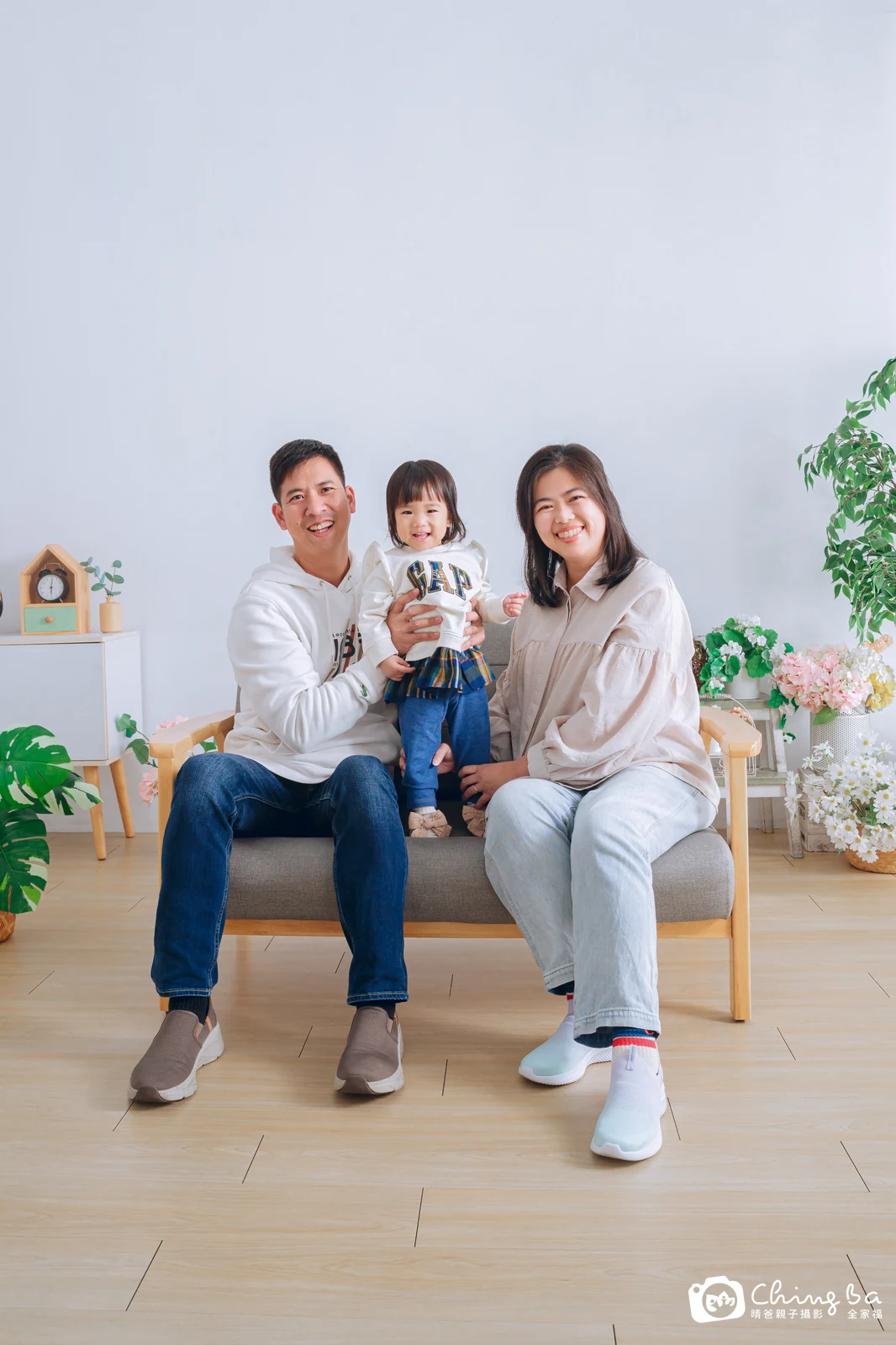 2025 年新春的家族全家福，7 大 3 小
