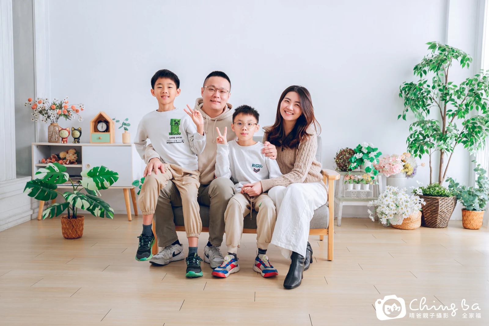 台中攝影棚的家族全家福紀念照