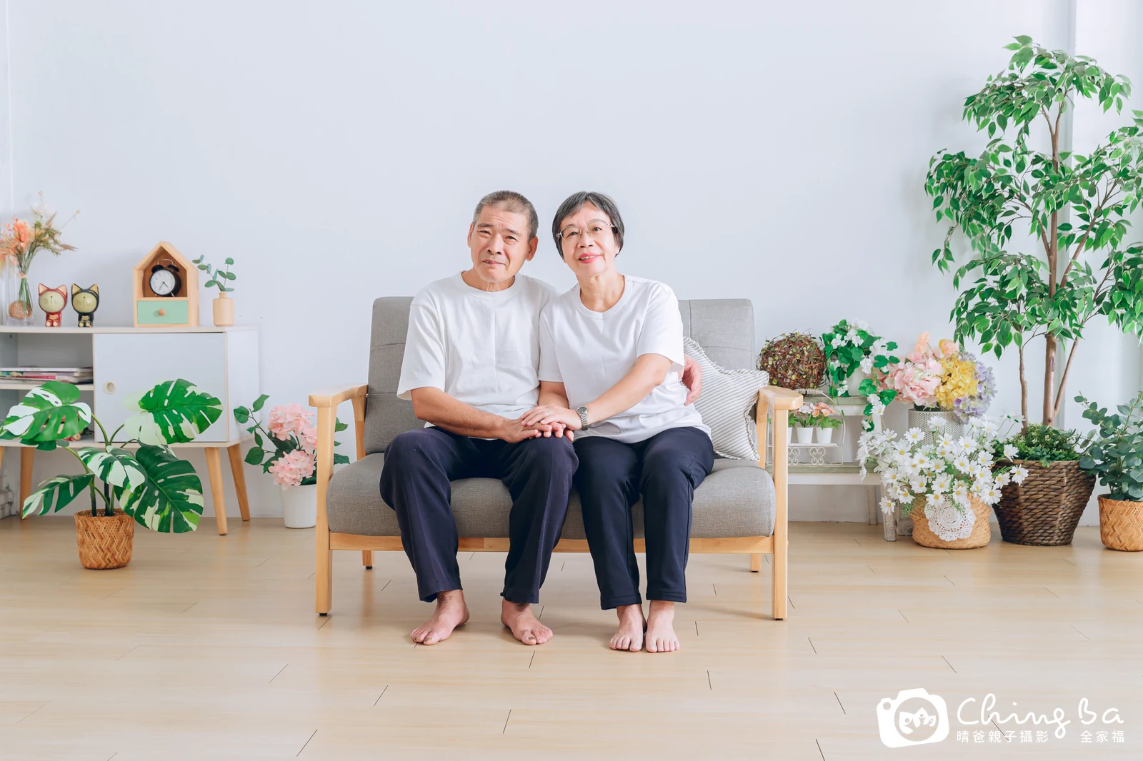 一家人在晴爸攝影棚拍全家福