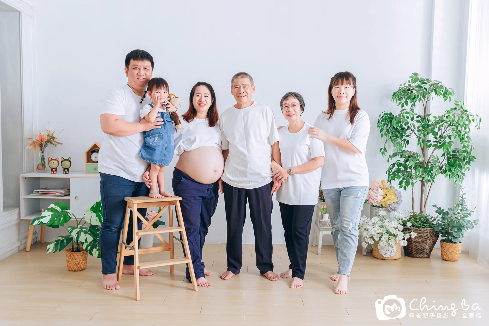 台中攝影棚的家族全家福紀念照