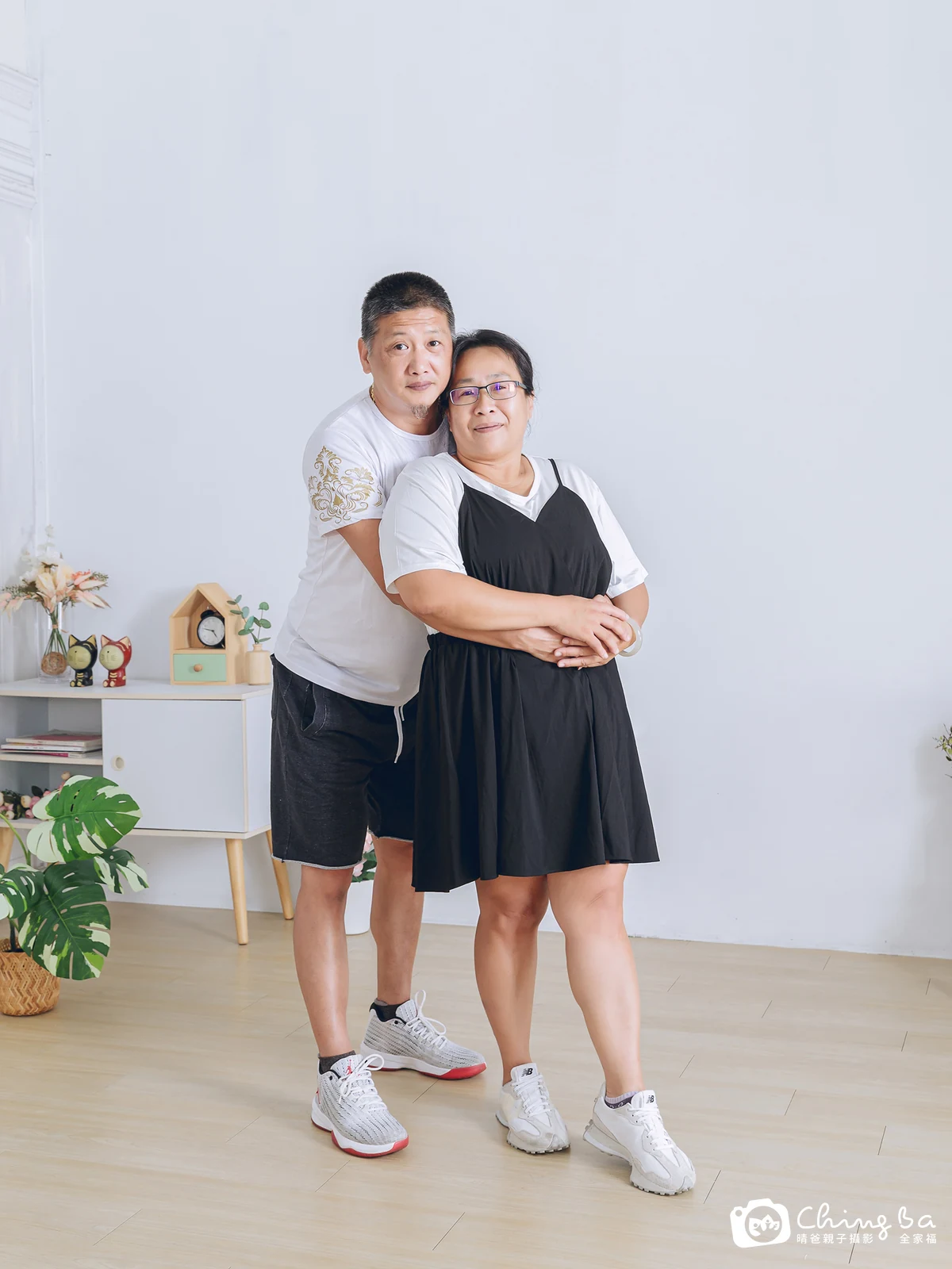 一家人在晴爸攝影棚拍全家福