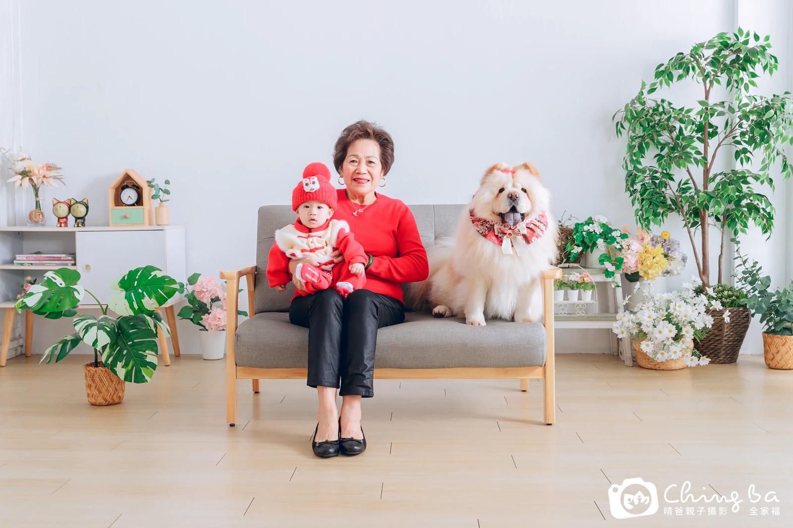 一家人在晴爸攝影棚拍全家福