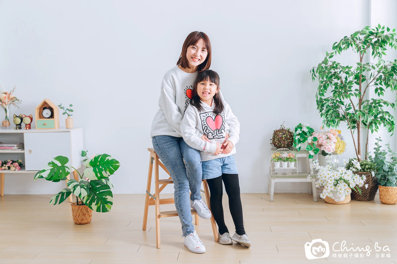 一家人在晴爸攝影棚拍全家福