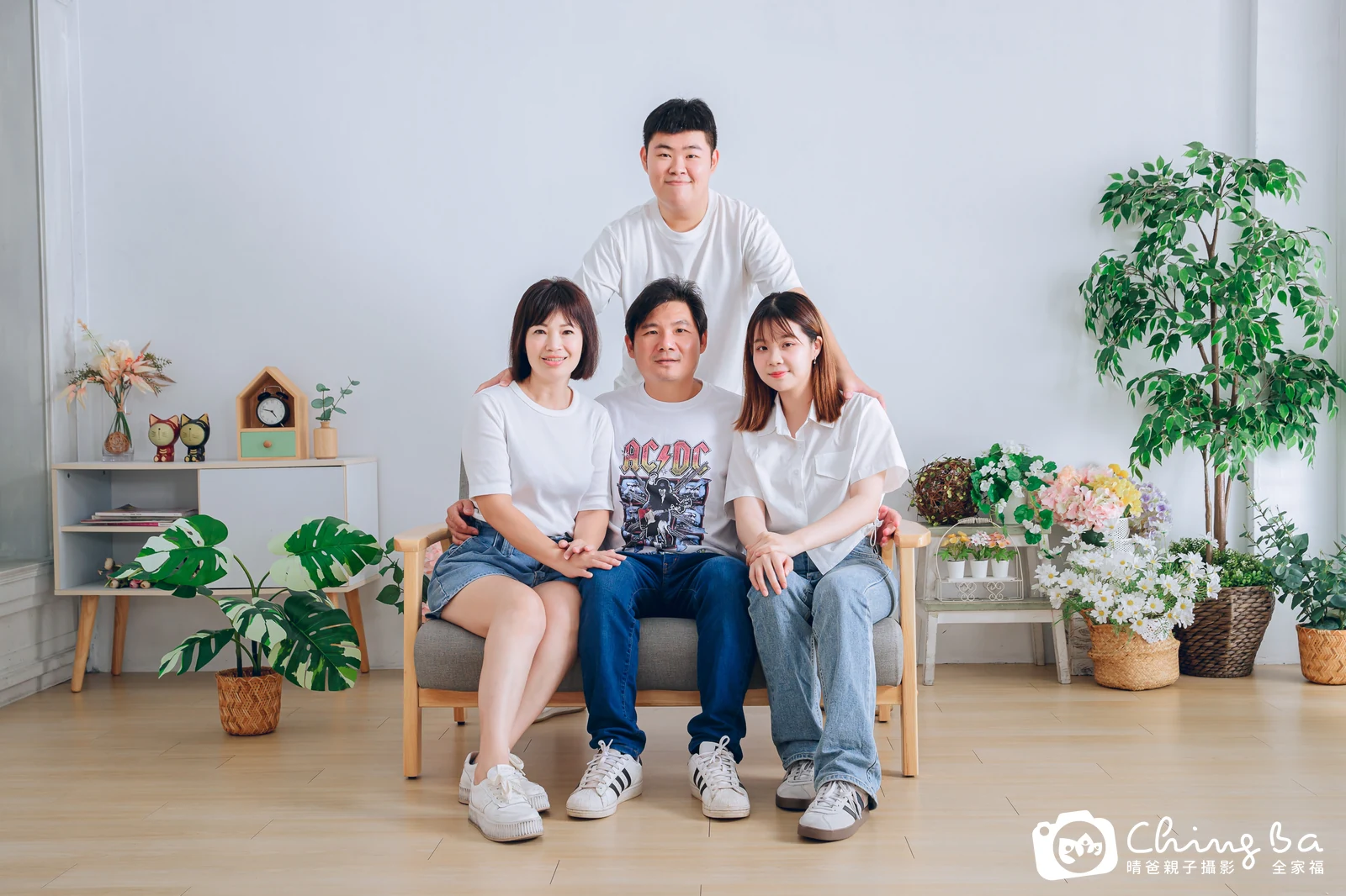 台中攝影棚的家族全家福紀念照