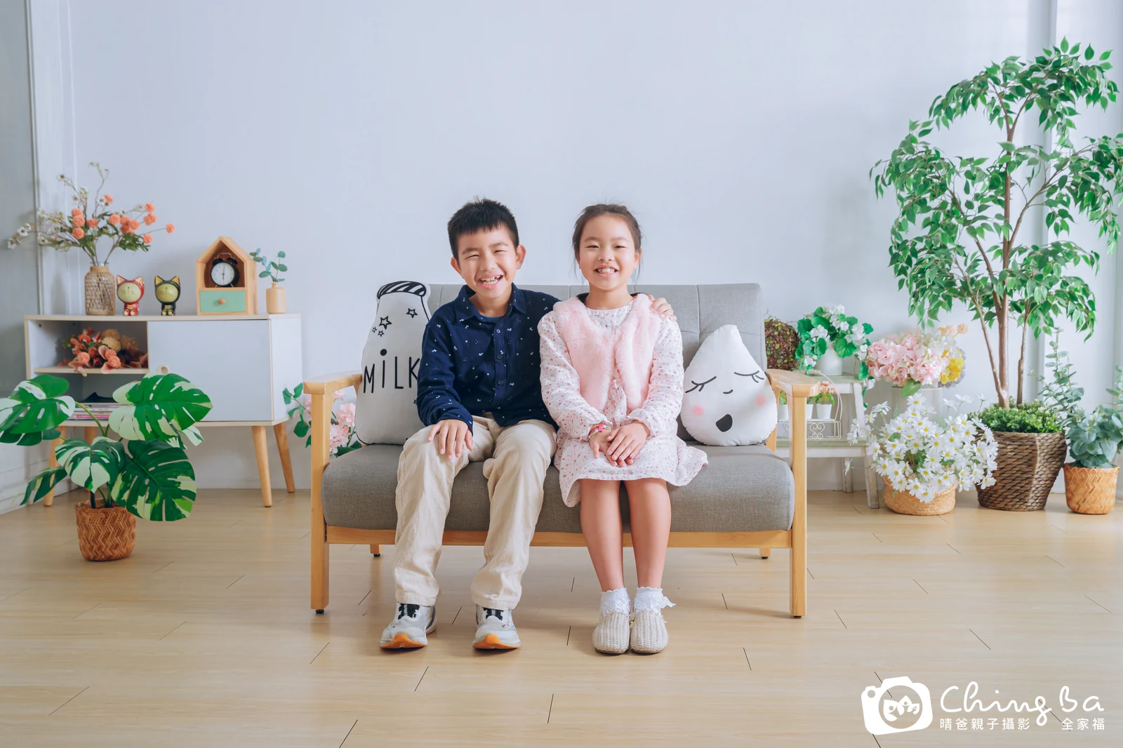 一家人在晴爸攝影棚拍全家福