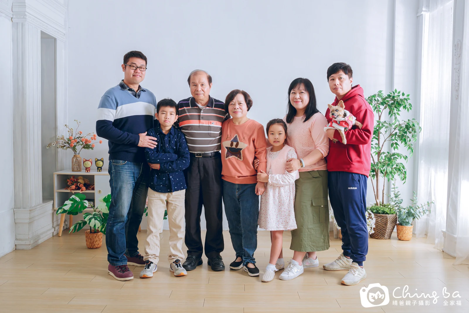 台中攝影棚的家族全家福紀念照