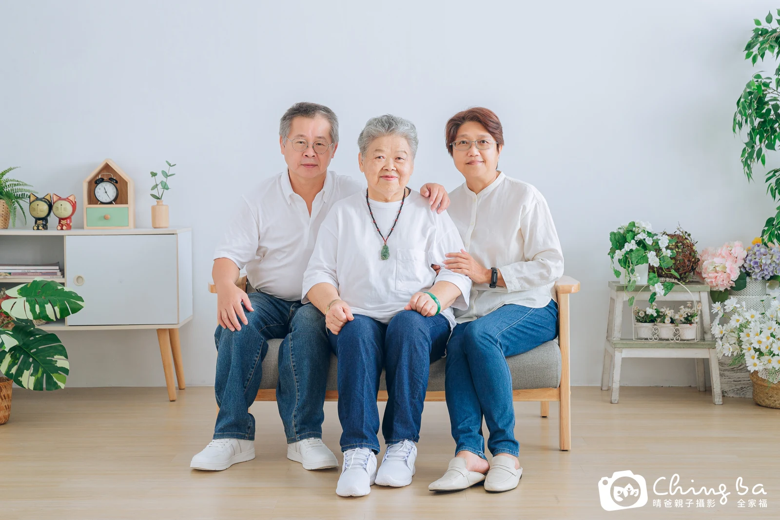 2022 年夏季的家族全家福,6 大 0 小