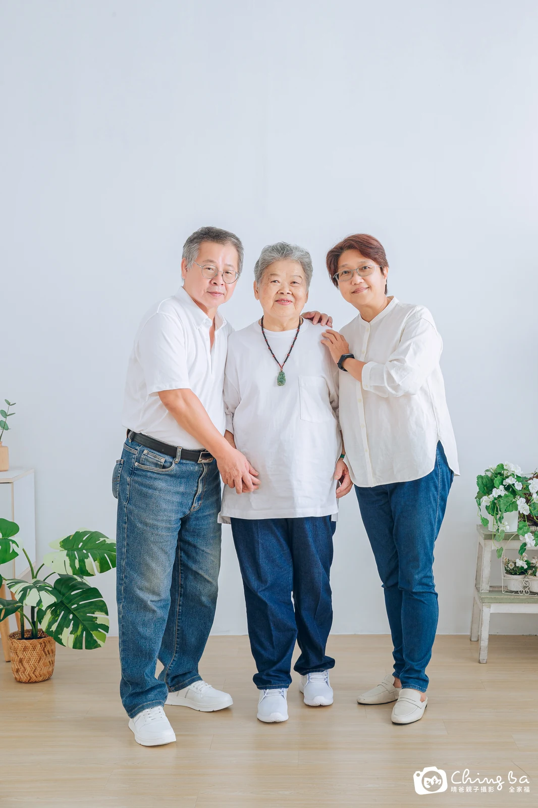 台中攝影棚的家族全家福紀念照