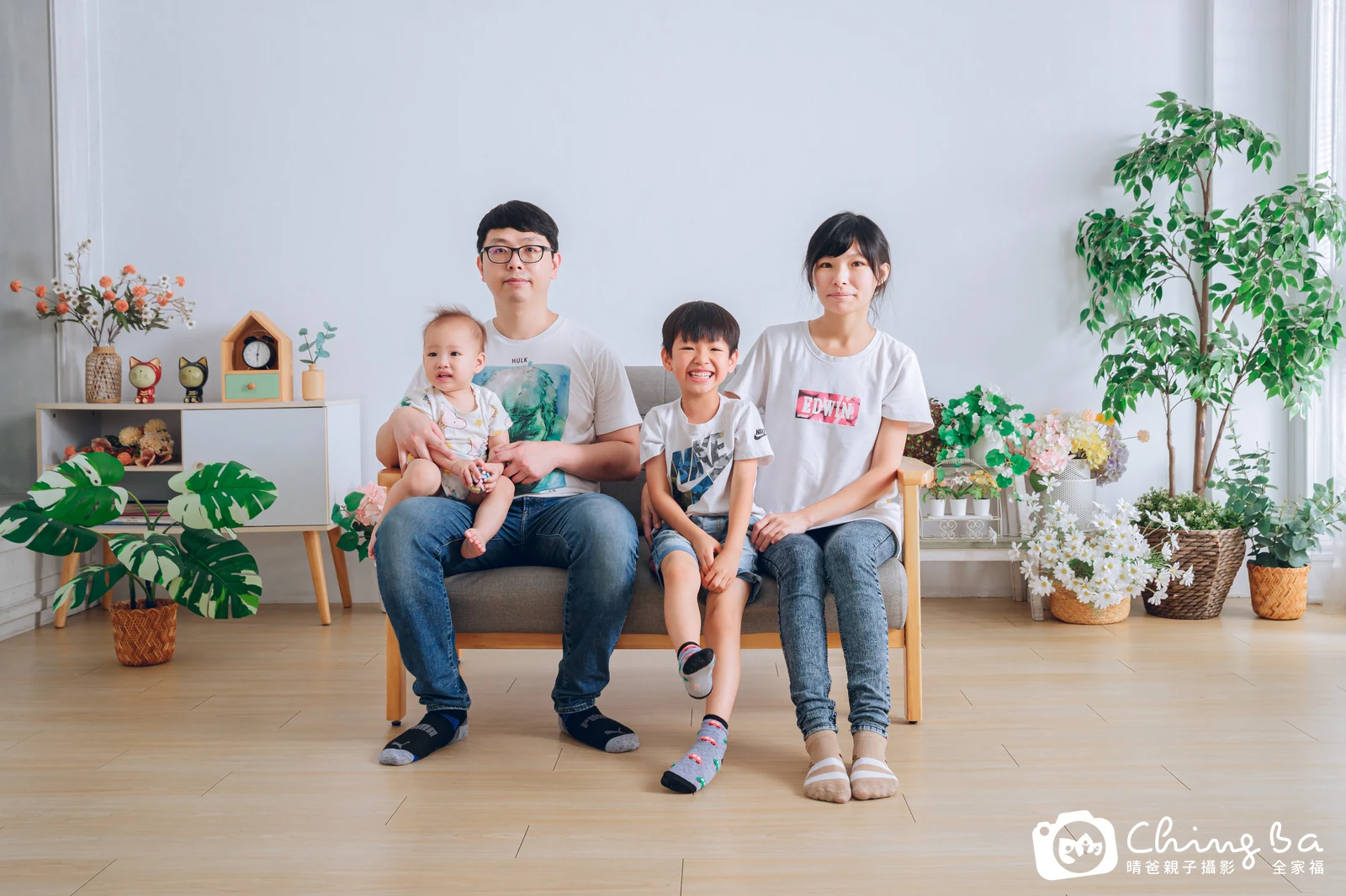 台中攝影棚的家族全家福紀念照