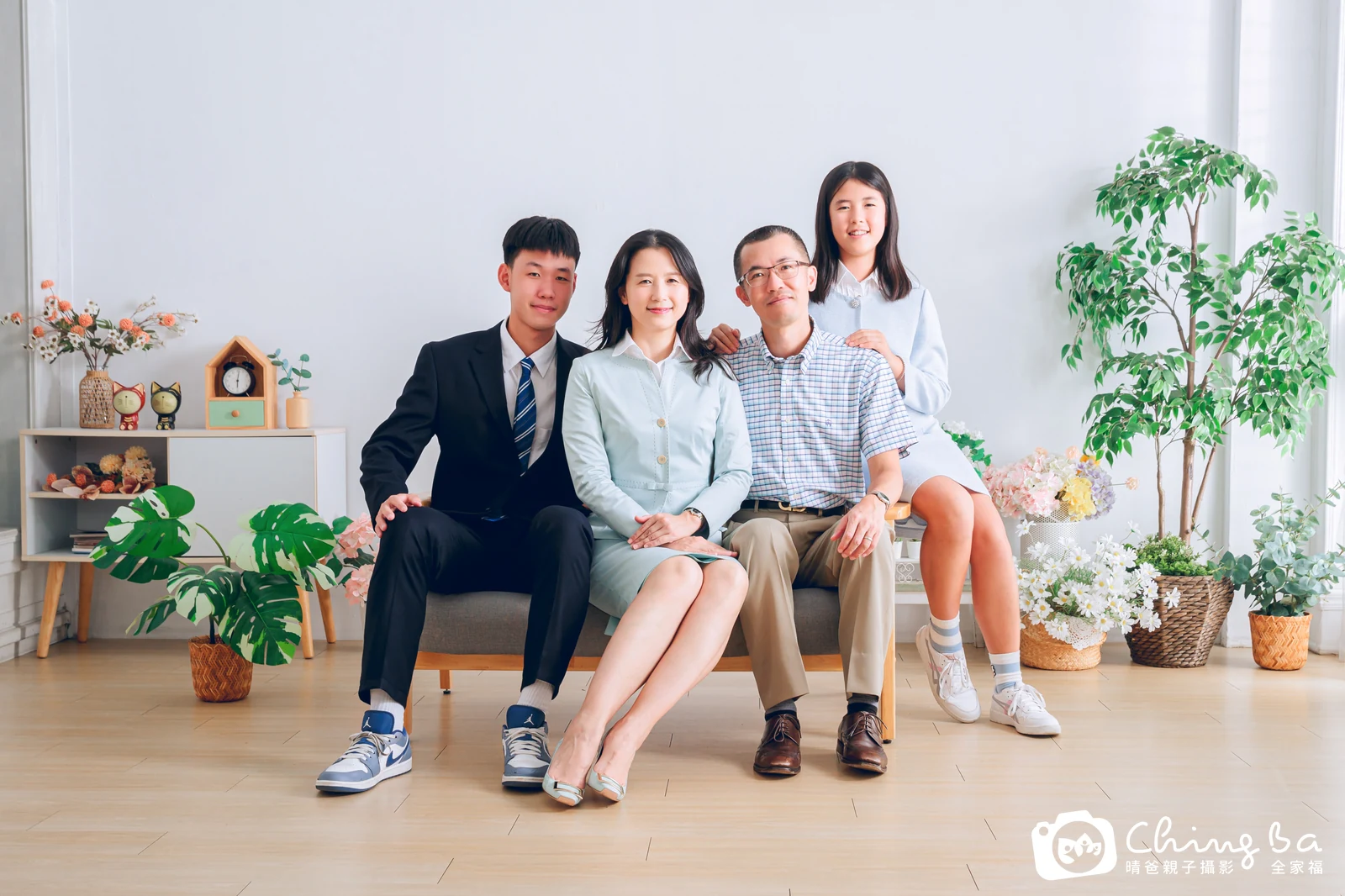 台中攝影棚的家族全家福紀念照