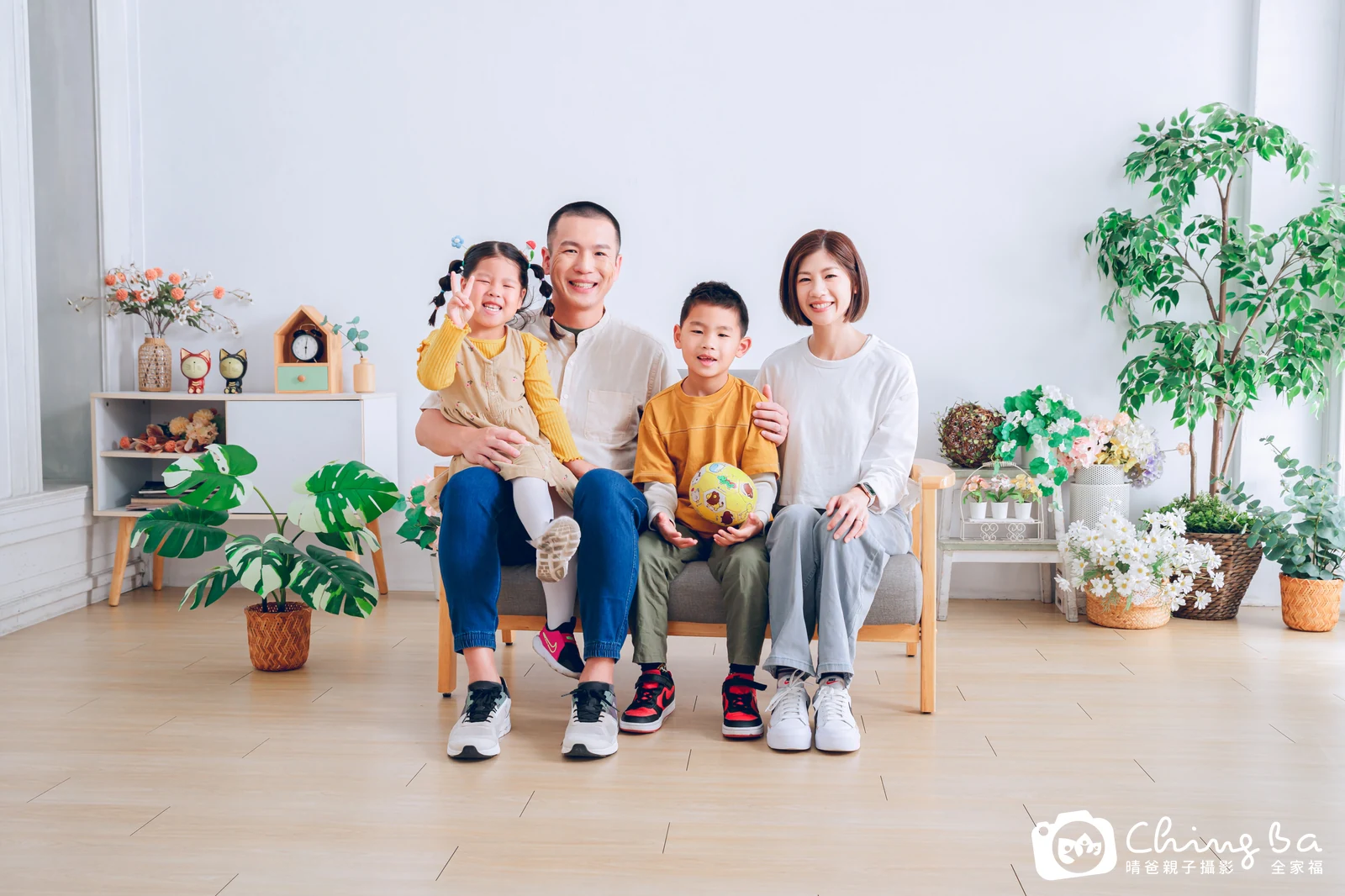 台中攝影棚的家族全家福紀念照
