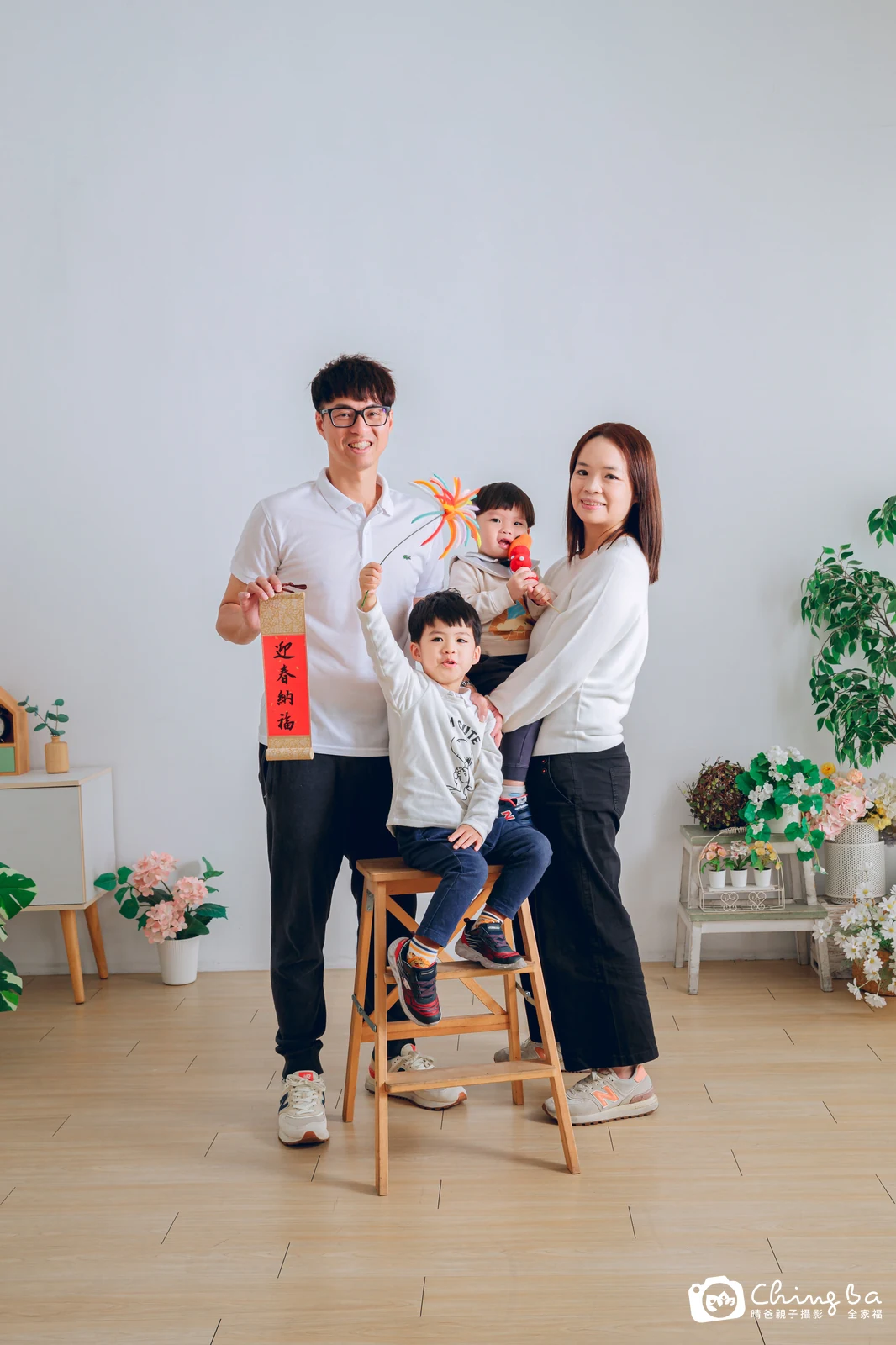 台中攝影棚的家族全家福紀念照