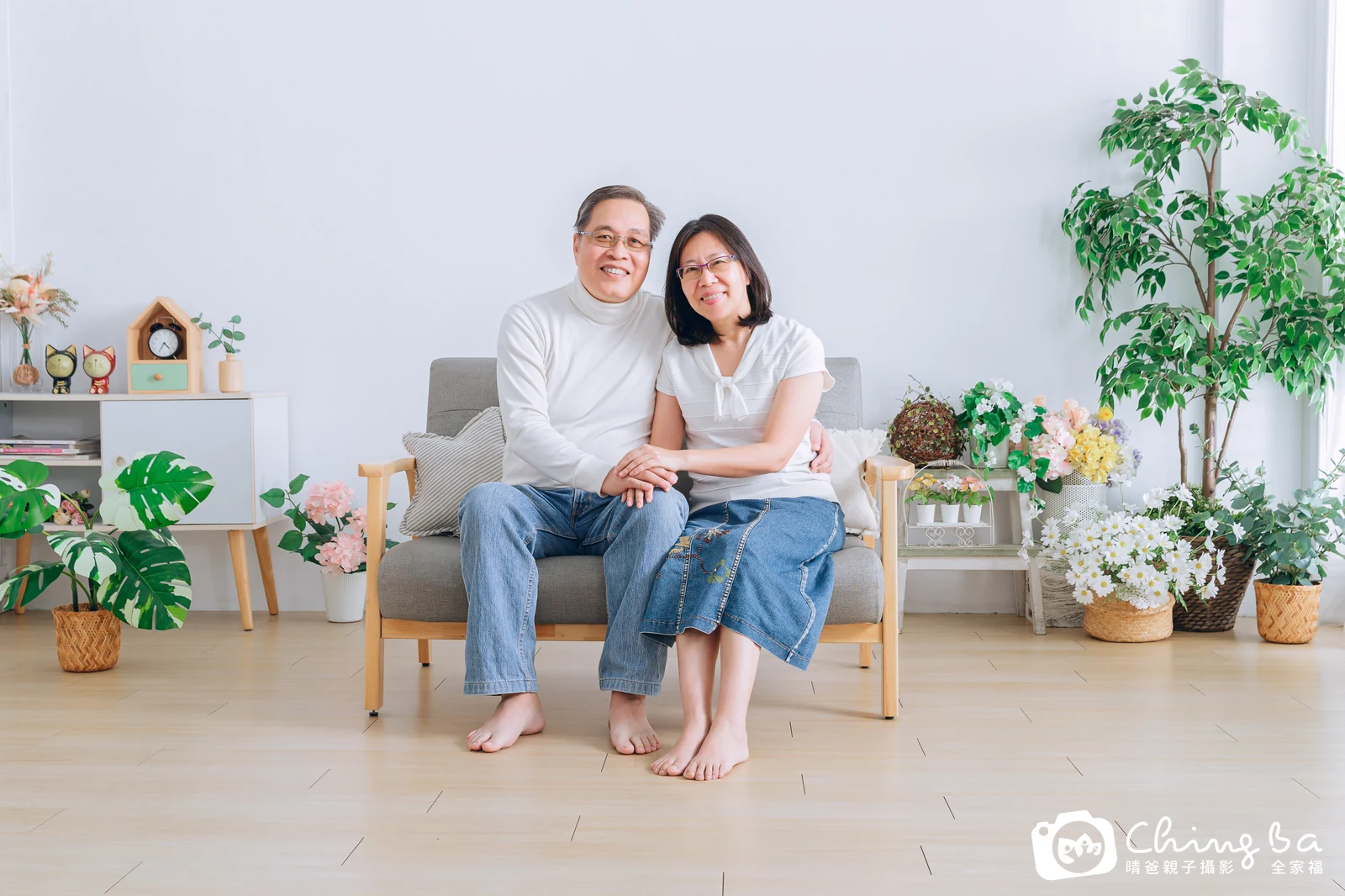 一家人在晴爸攝影棚拍全家福