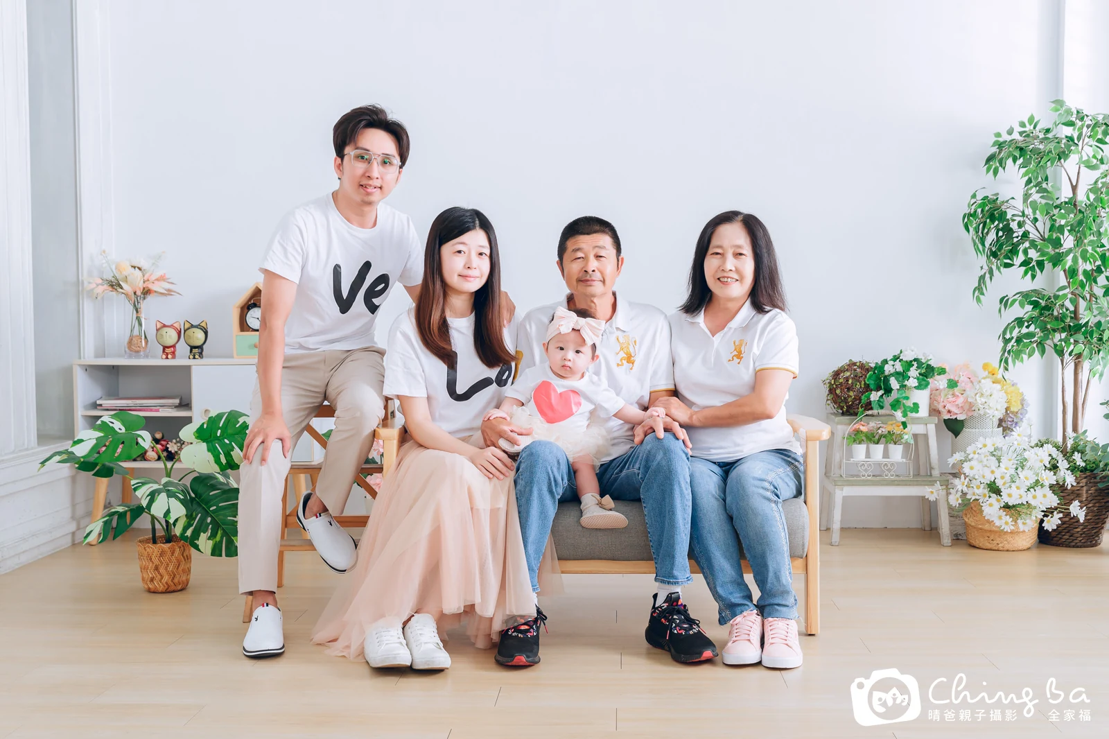 台中攝影棚的家族全家福紀念照