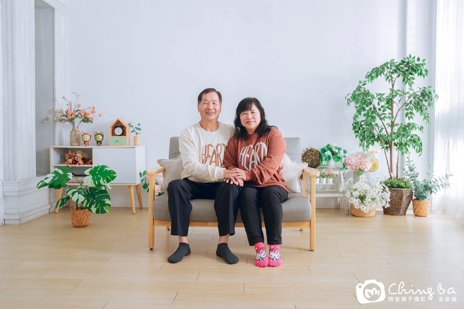 一家人在晴爸攝影棚拍全家福