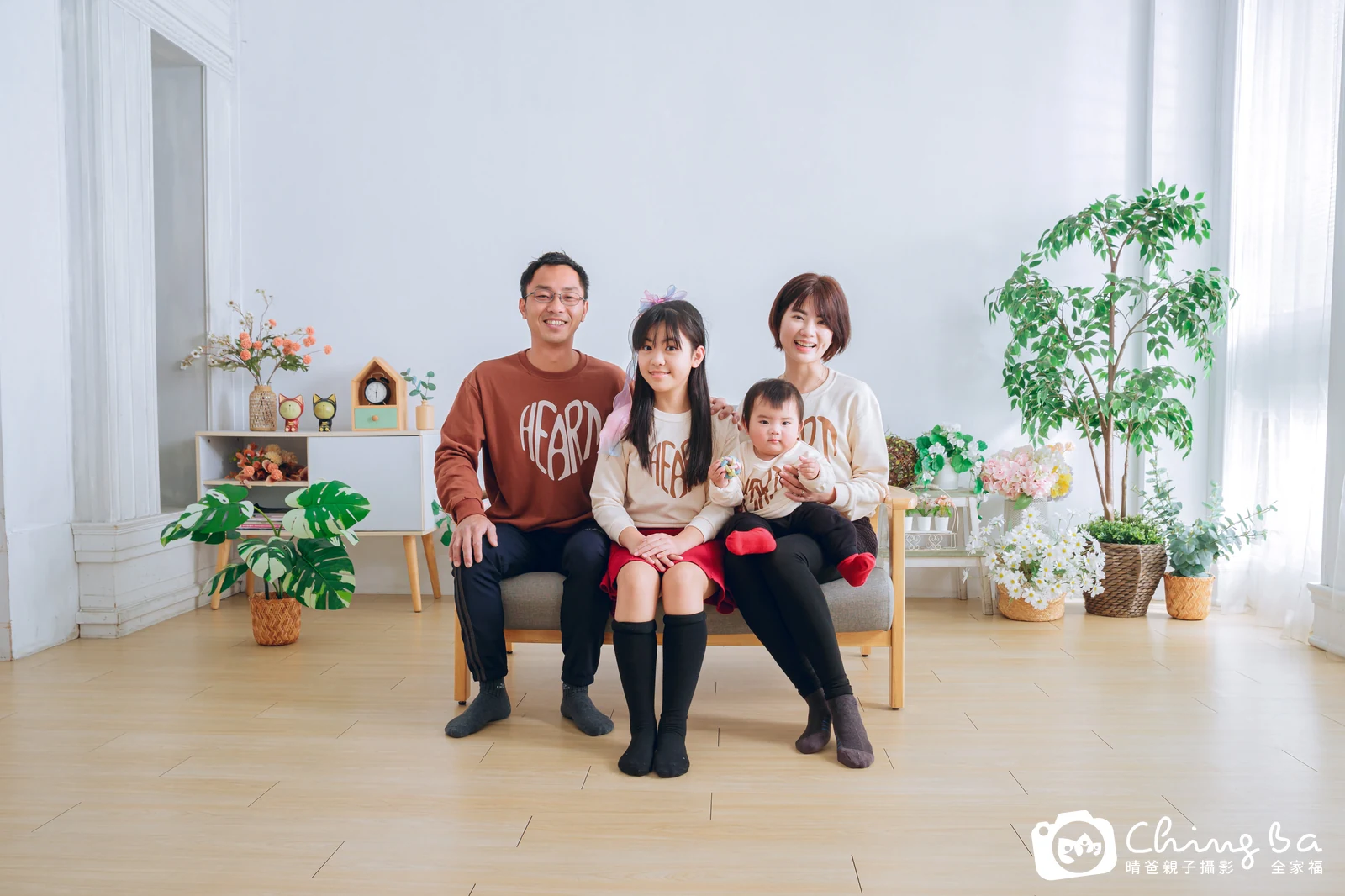 台中攝影棚的家族全家福紀念照