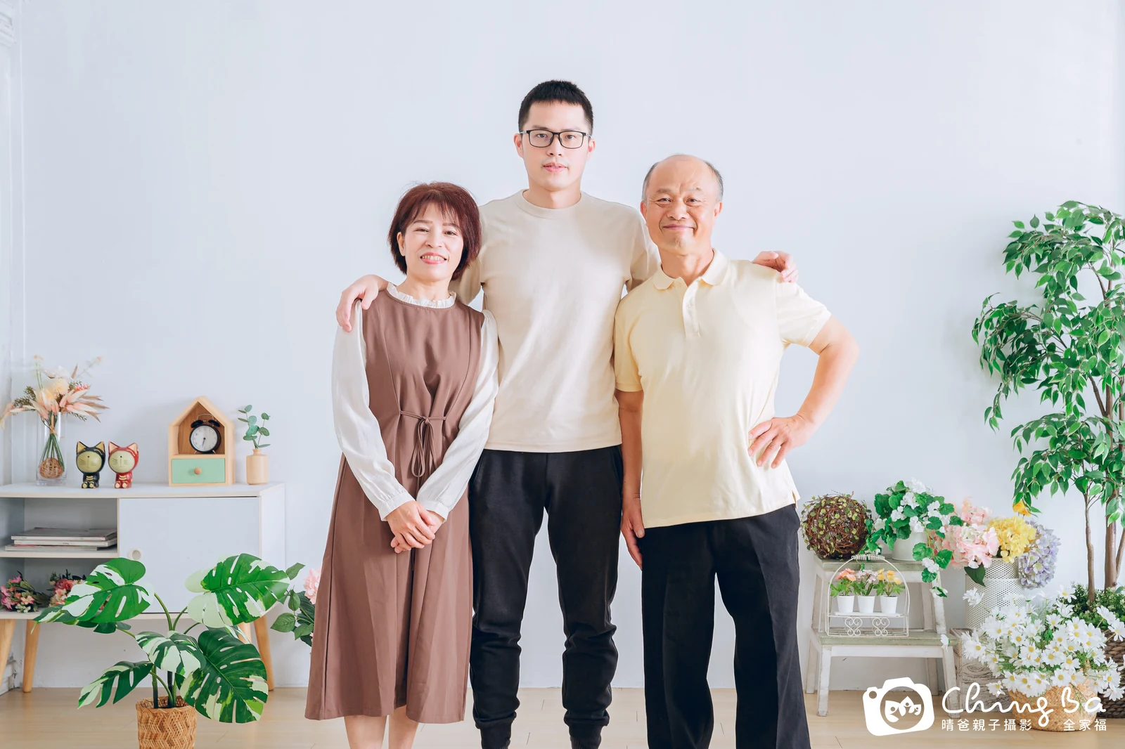 2023 年春季的家族全家福,6 大 0 小