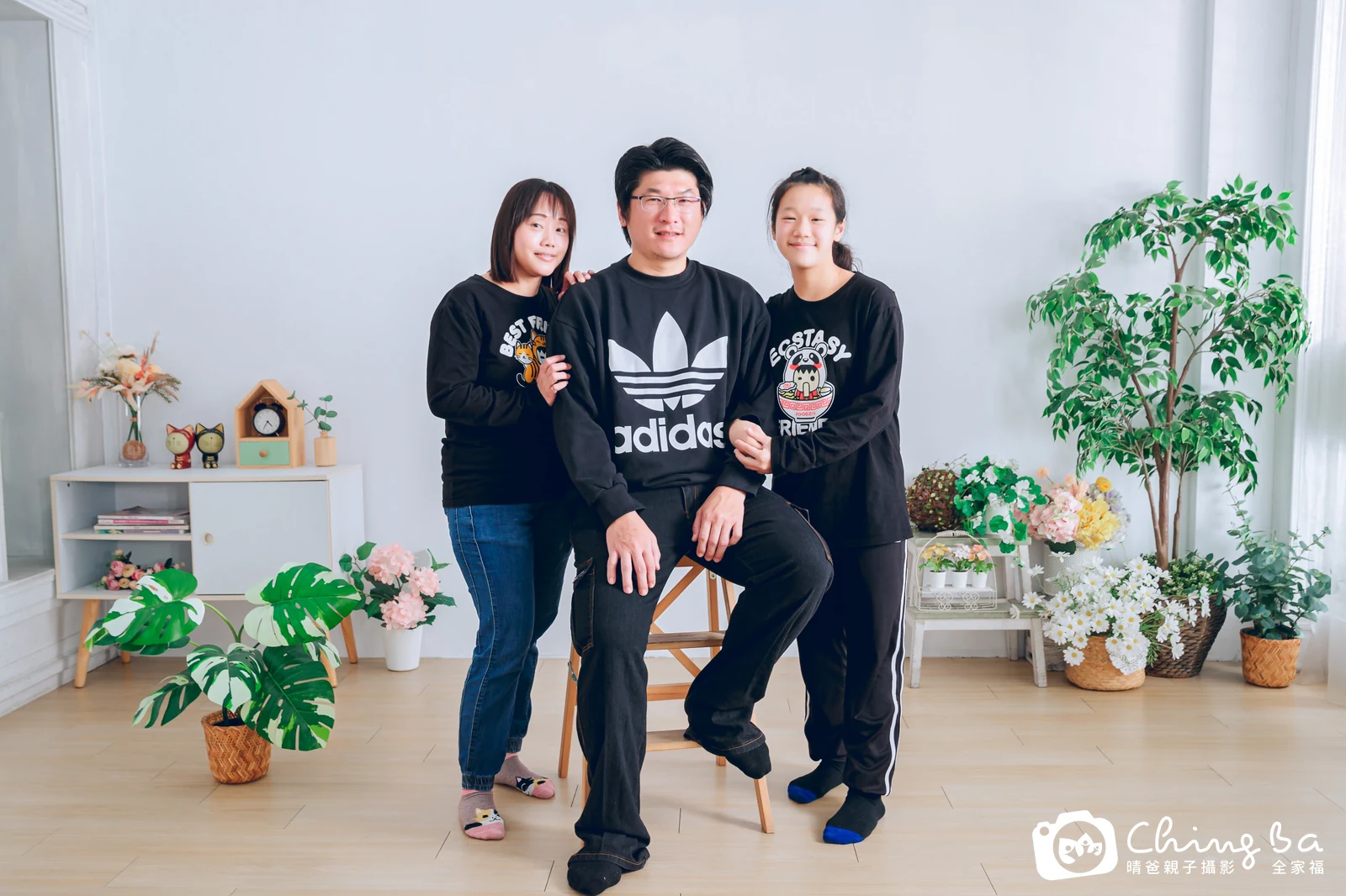 台中攝影棚的家族全家福紀念照