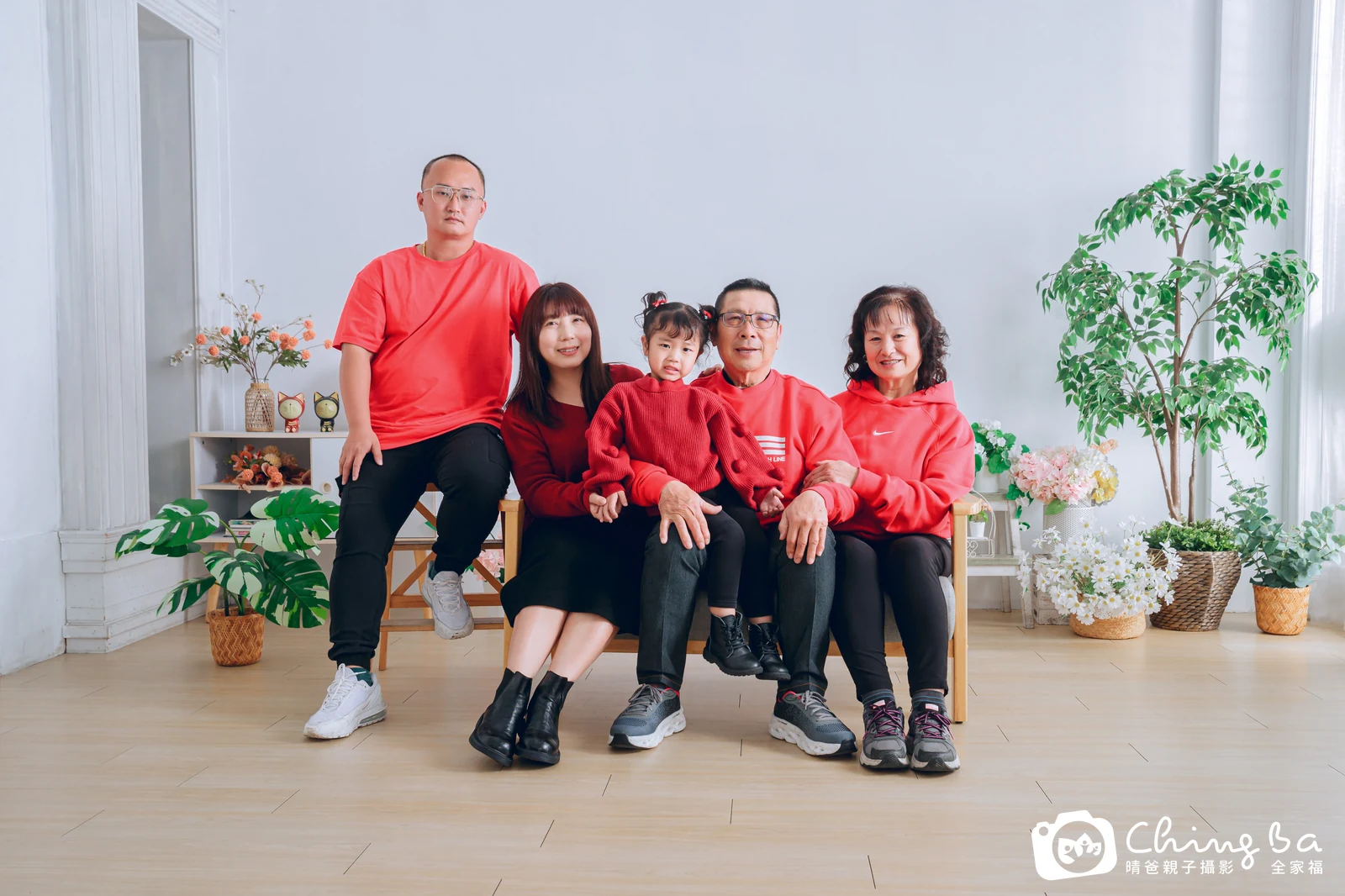 台中攝影棚的家族全家福紀念照