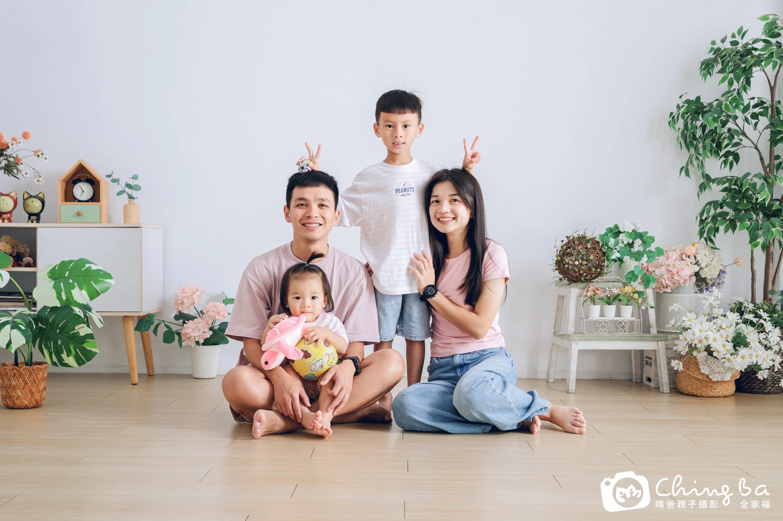 2026 年夏季的家族全家福,2 大 2 小