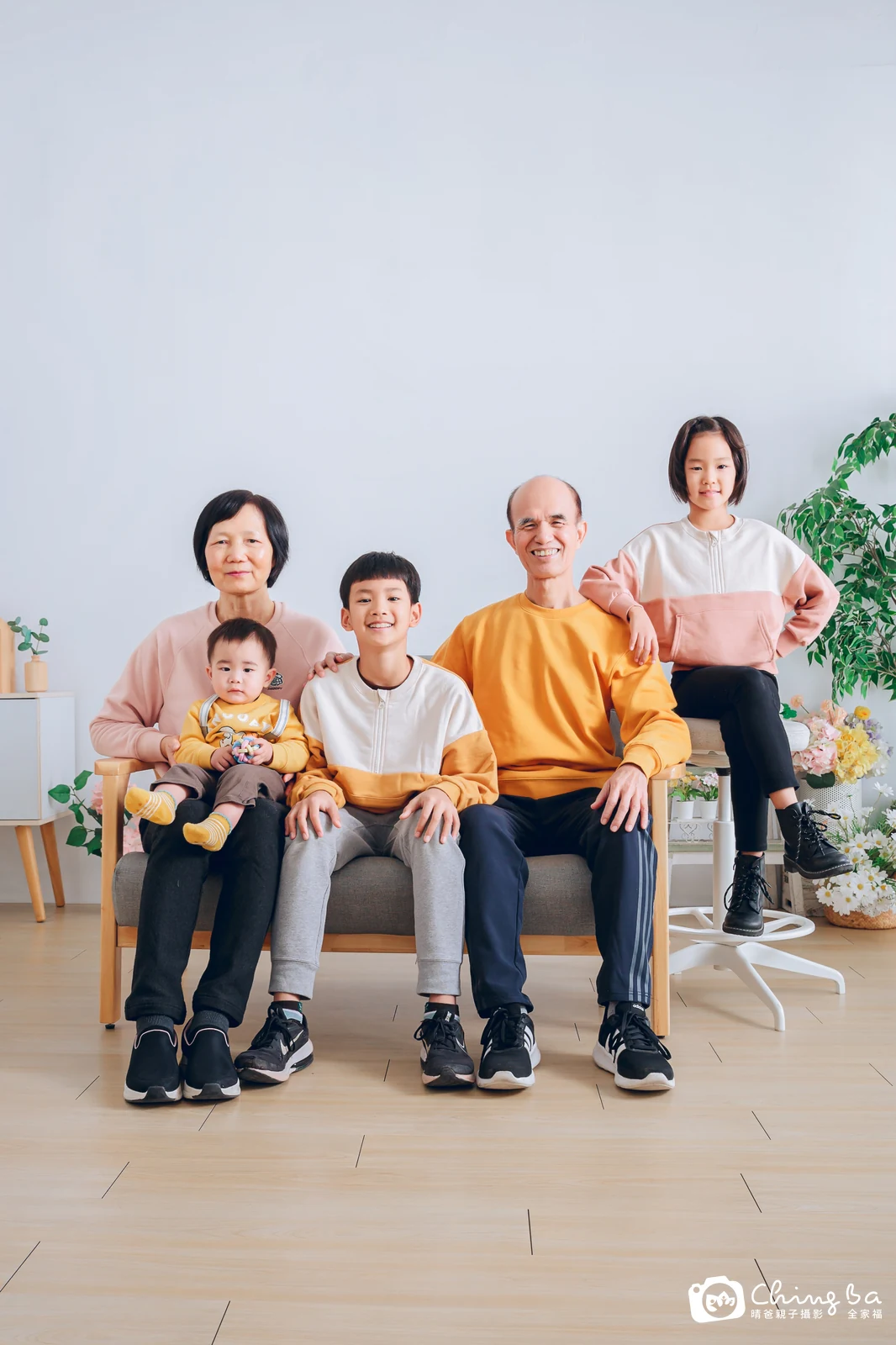 台中攝影棚的家族全家福紀念照