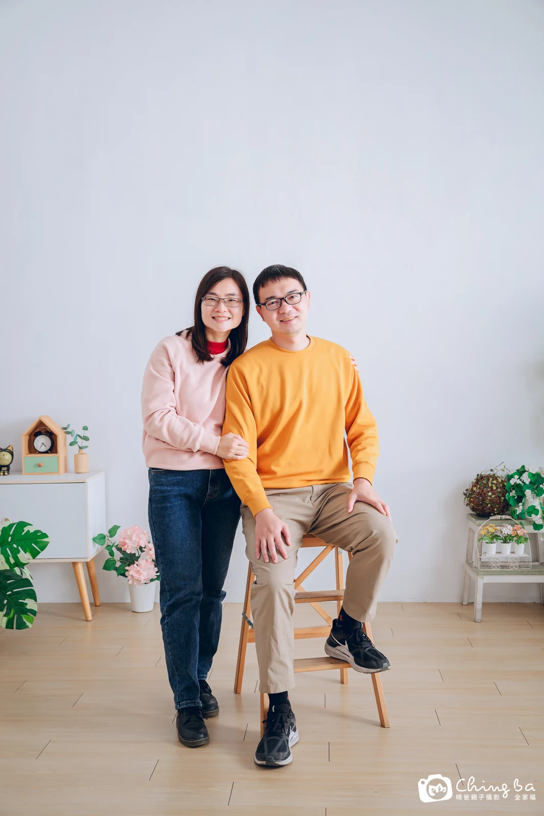 一家人在晴爸攝影棚拍全家福