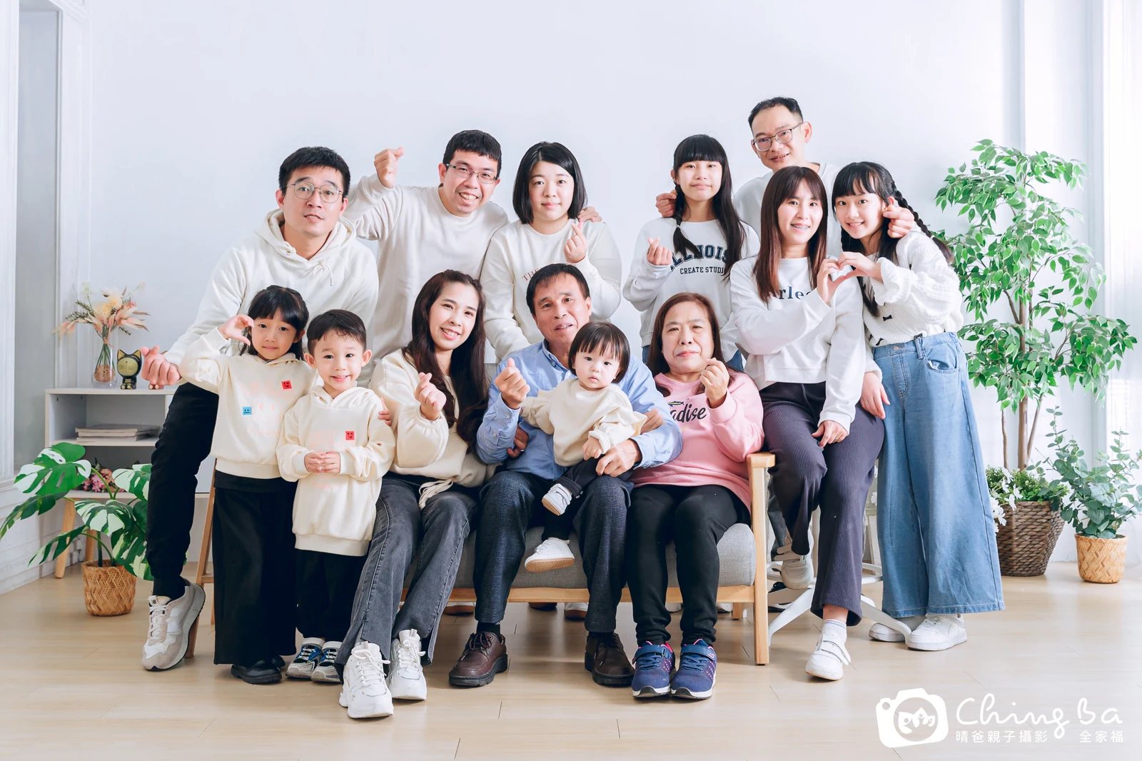 家族全家福作品｜2023 年新春｜晴爸親子攝影