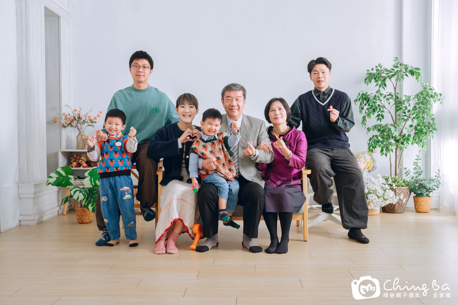 帶著長輩一起來的全家福｜台中家族全家福｜晴爸親子攝影