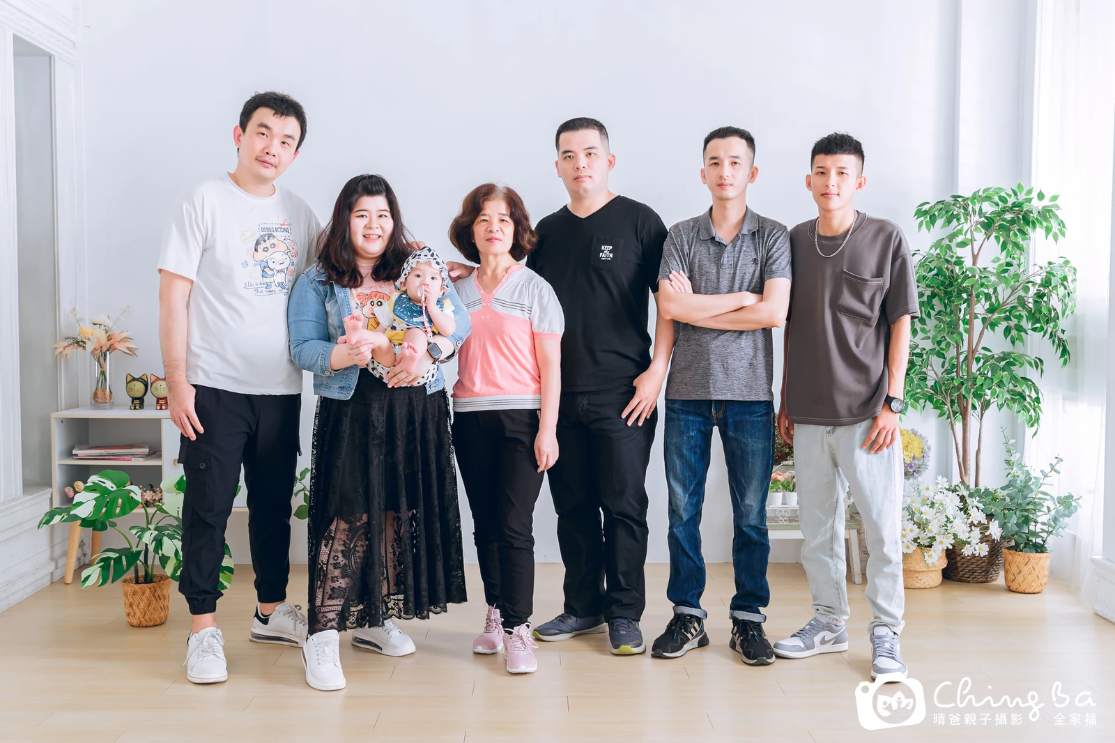 台中攝影棚的家族全家福紀念照