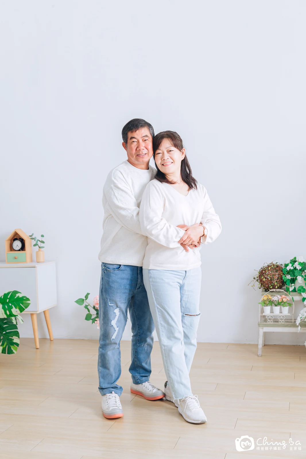 一家人在晴爸攝影棚拍全家福
