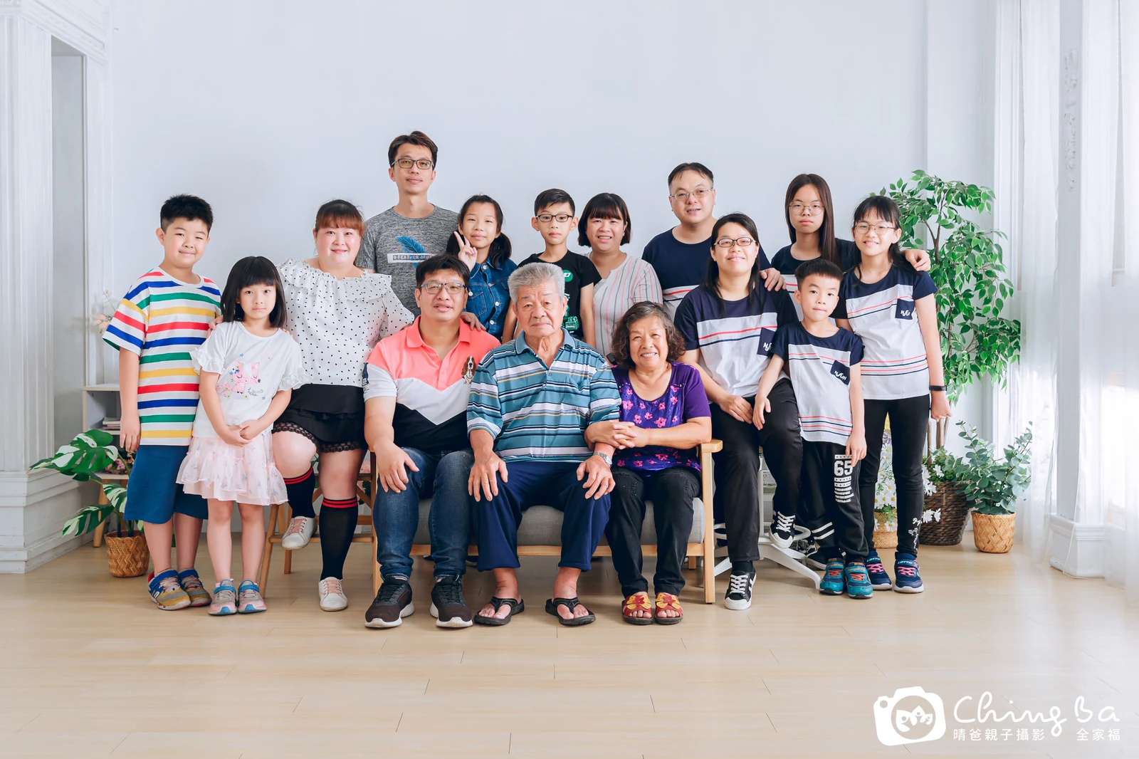 家族全家福作品｜2023 年母親節｜晴爸親子攝影