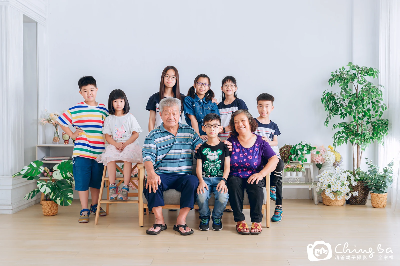 台中攝影棚的家族全家福紀念照