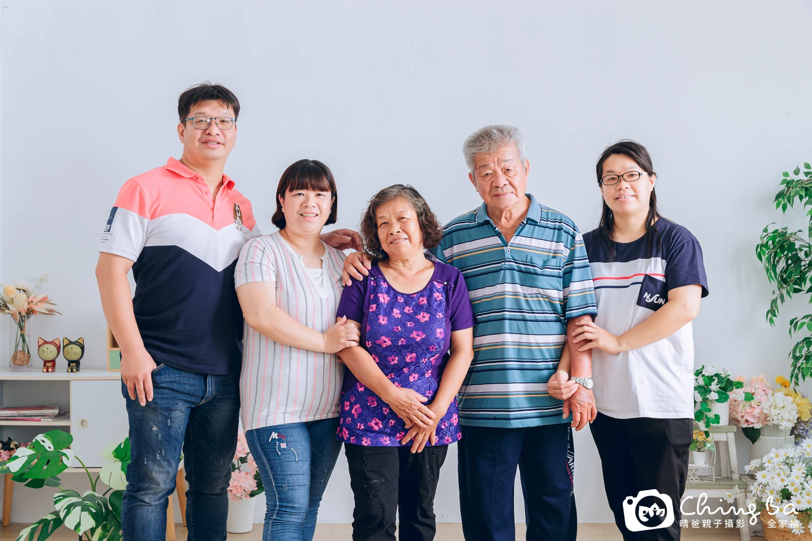 台中攝影棚的家族全家福紀念照
