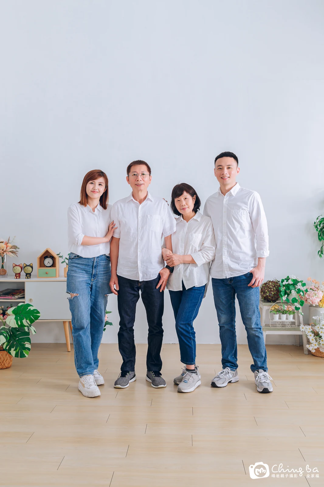 台中攝影棚的家族全家福紀念照
