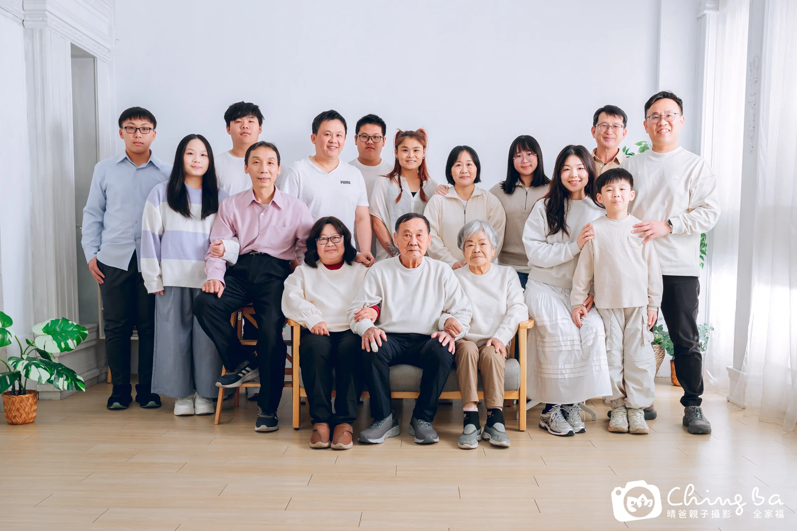 家族全家福作品｜2025 年冬季｜晴爸親子攝影
