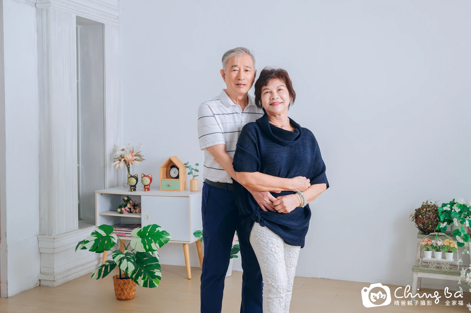 一家人在晴爸攝影棚拍全家福
