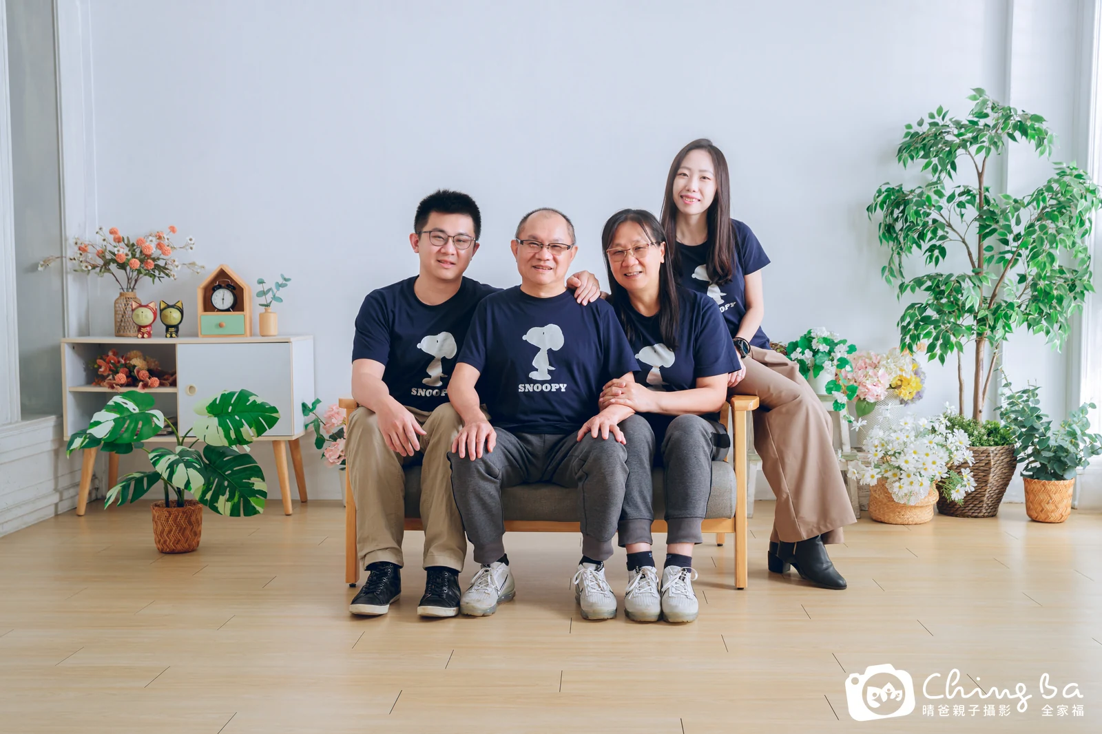台中攝影棚的家族全家福紀念照