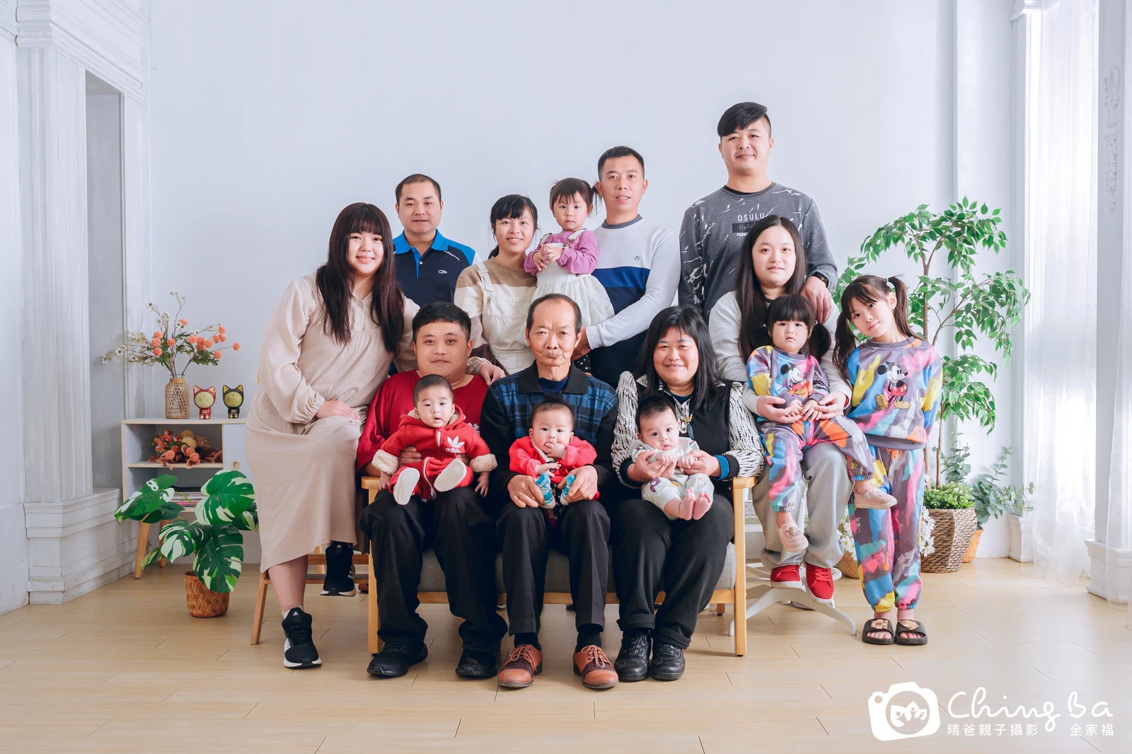 家族全家福作品｜2025 年新春｜晴爸親子攝影