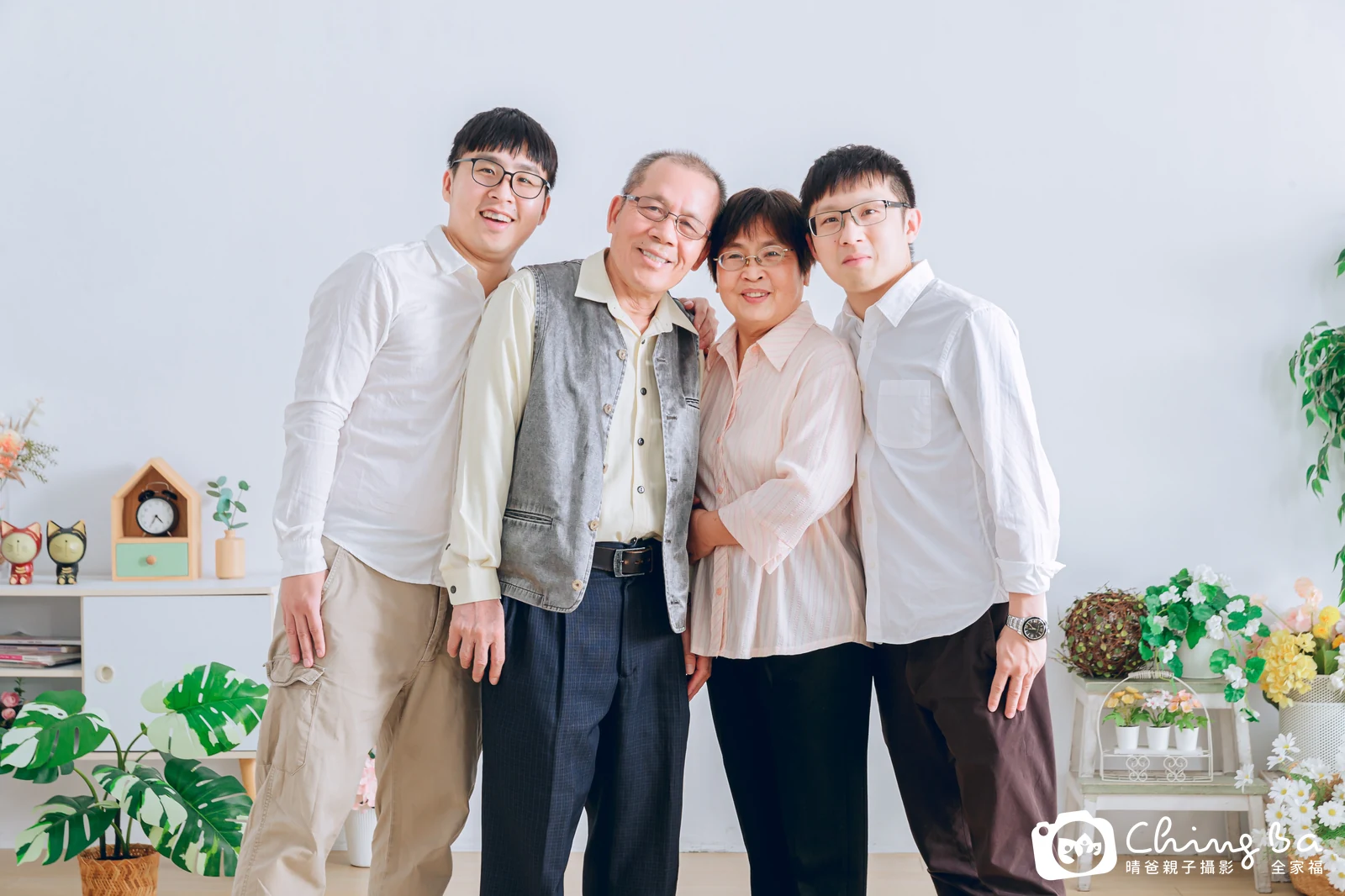 台中攝影棚的家族全家福紀念照