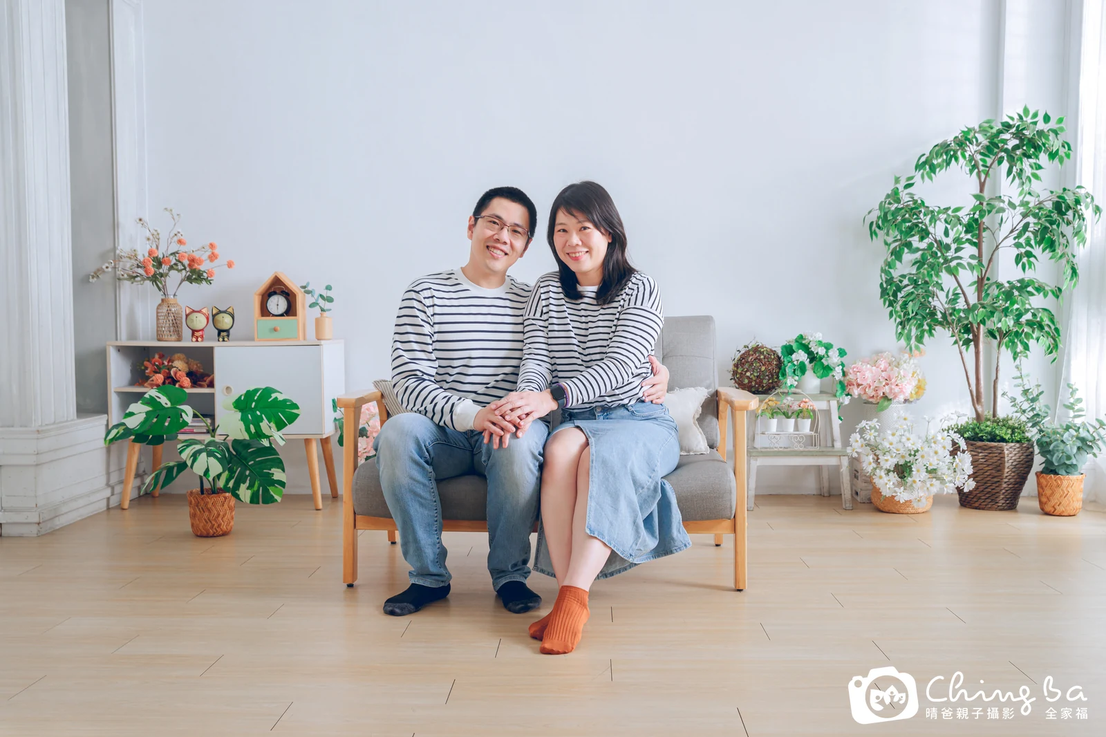一家人在晴爸攝影棚拍全家福