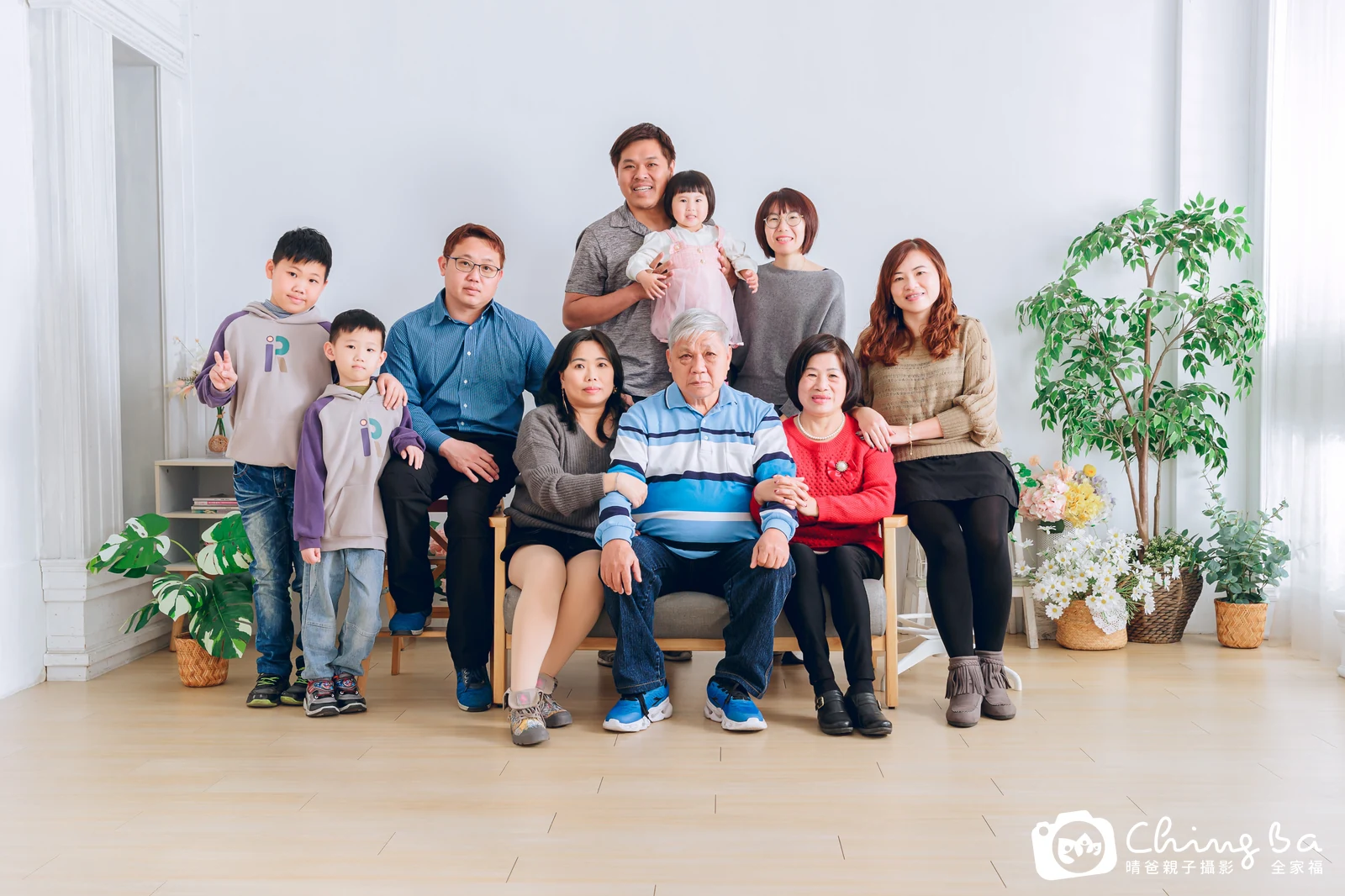 家族全家福作品|2024 年新春|晴爸親子攝影