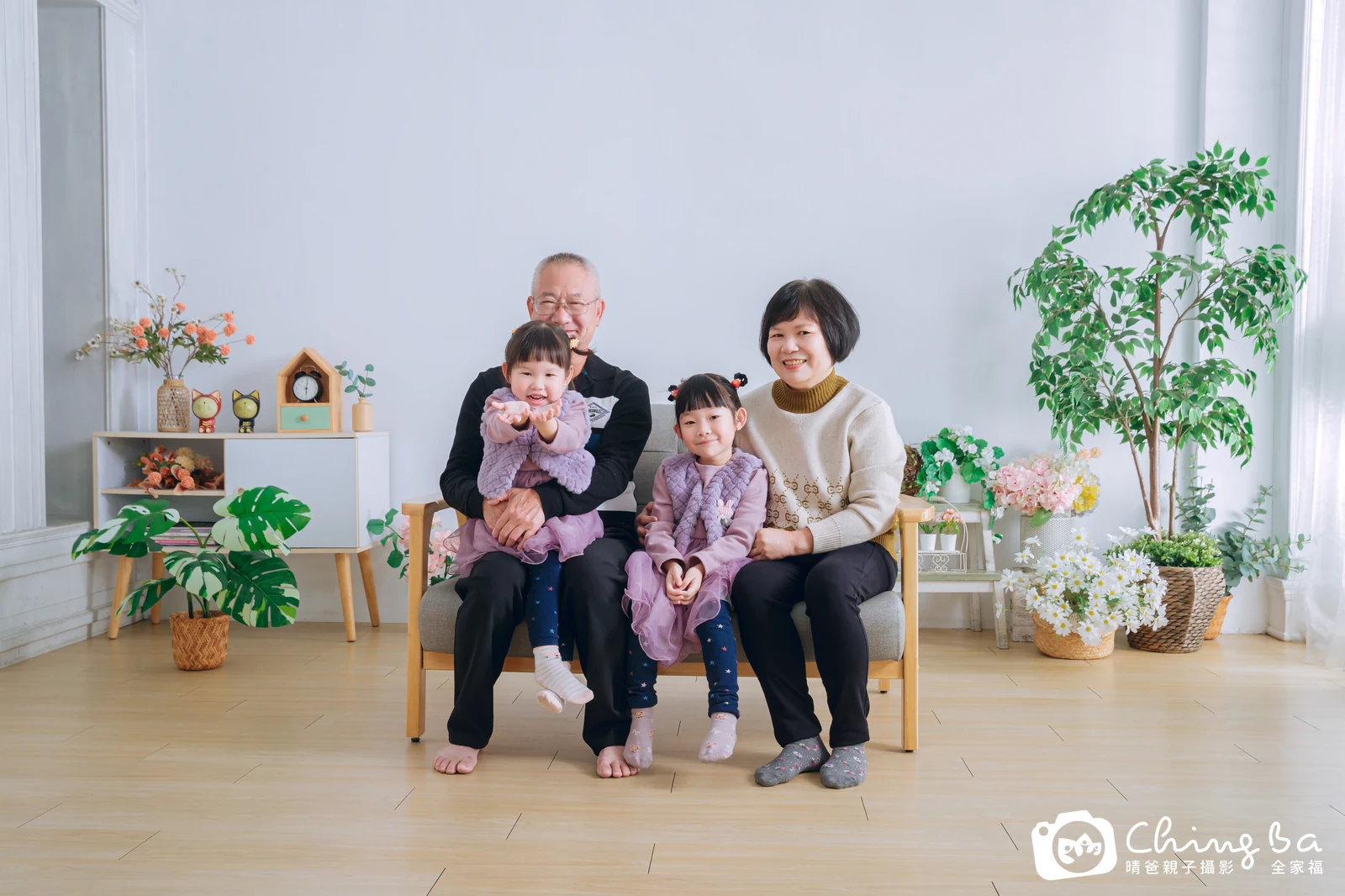 台中攝影棚的家族全家福紀念照