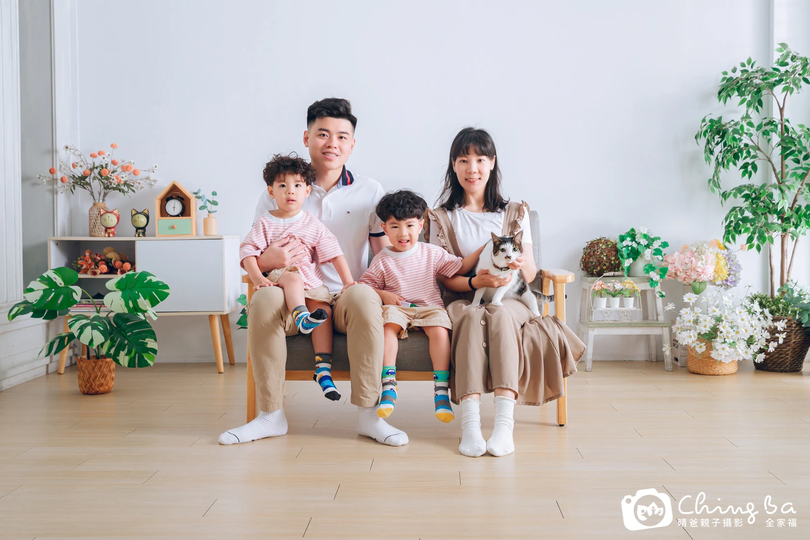 家族全家福作品|2025 年春季|晴爸親子攝影