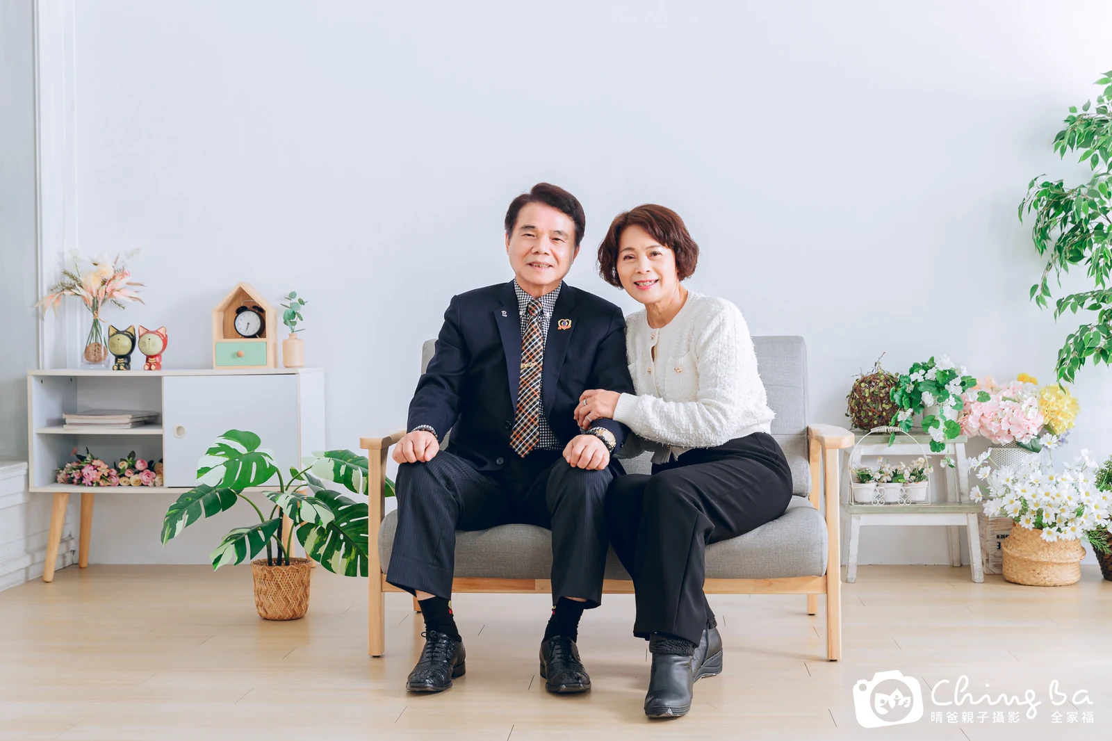一家人在晴爸攝影棚拍全家福