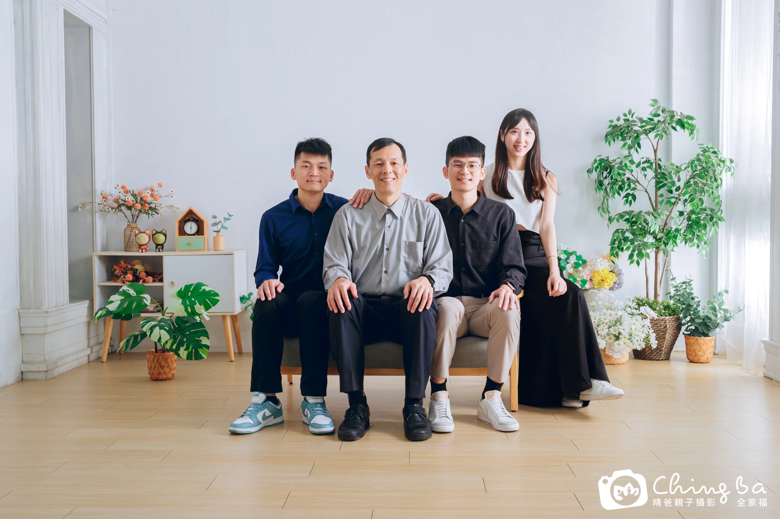 台中攝影棚的家族全家福紀念照