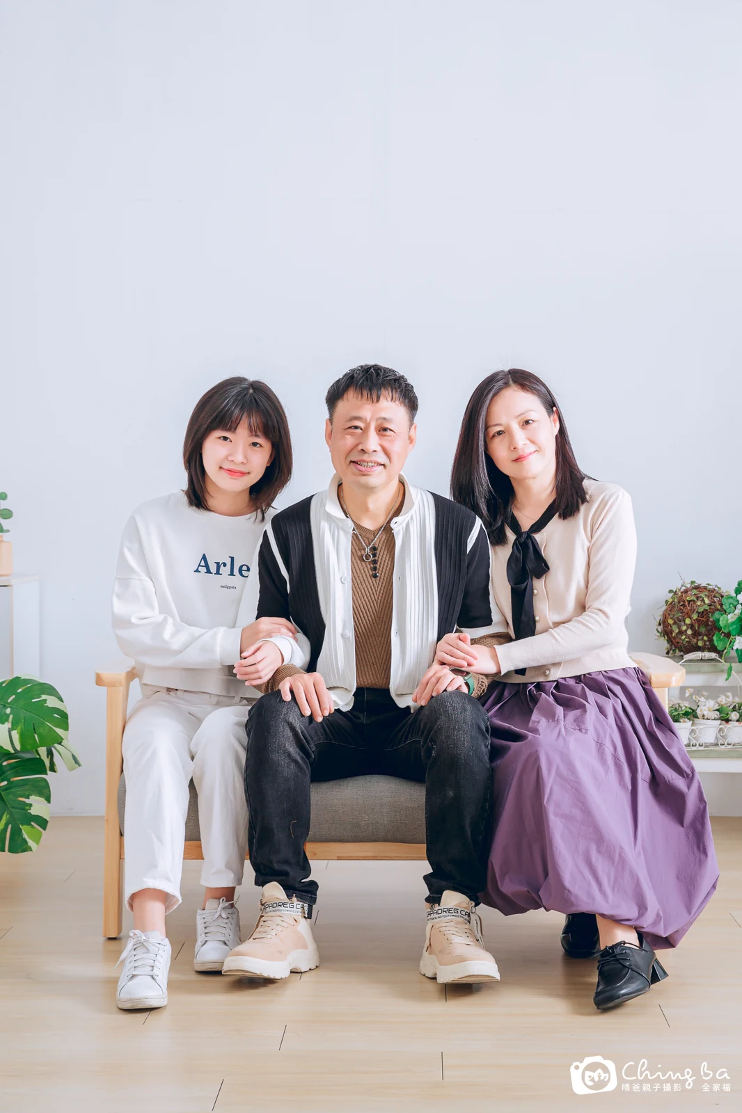 2022 年冬季的家族全家福，11 大 1 小