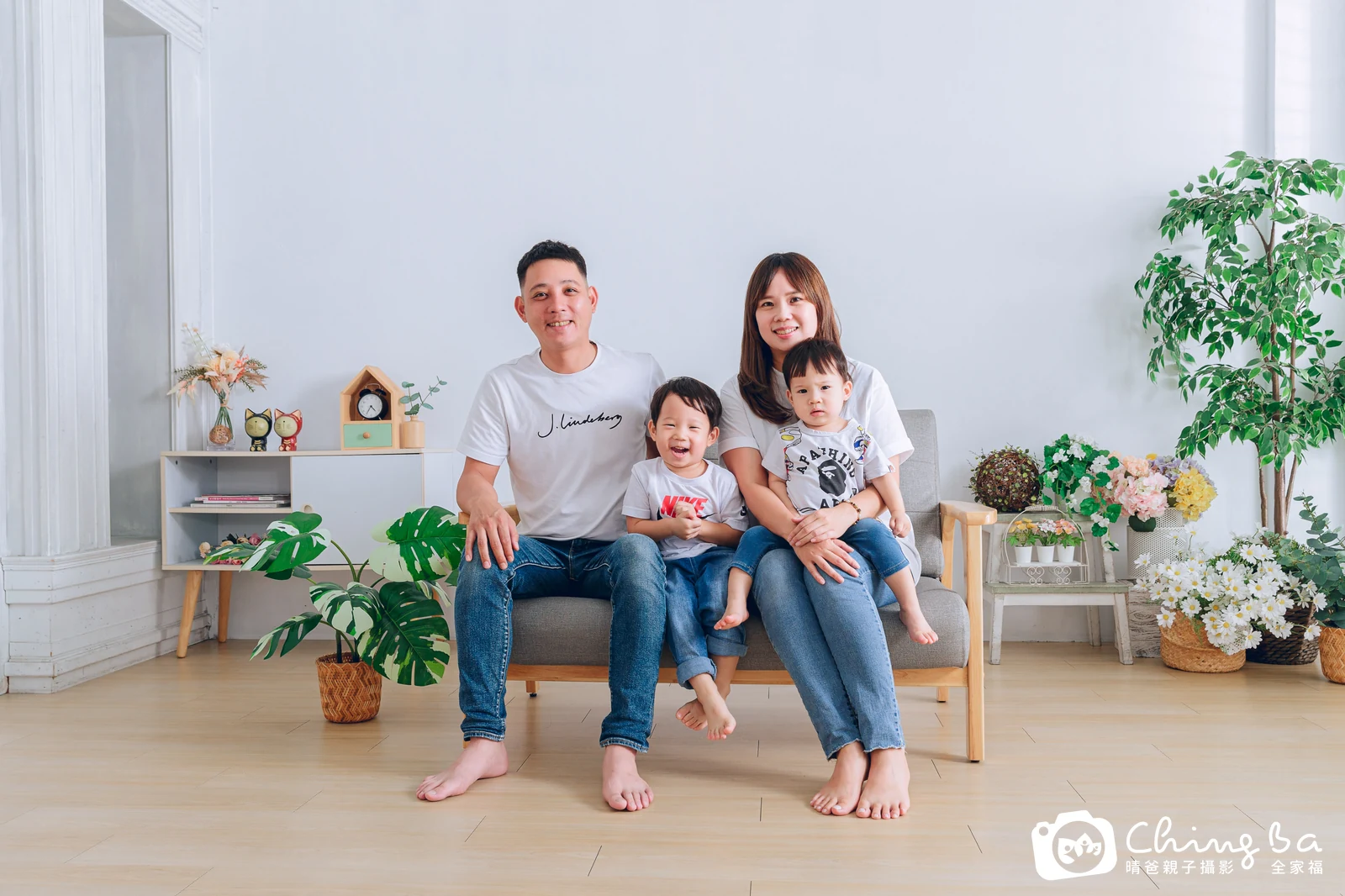 台中攝影棚的家族全家福紀念照