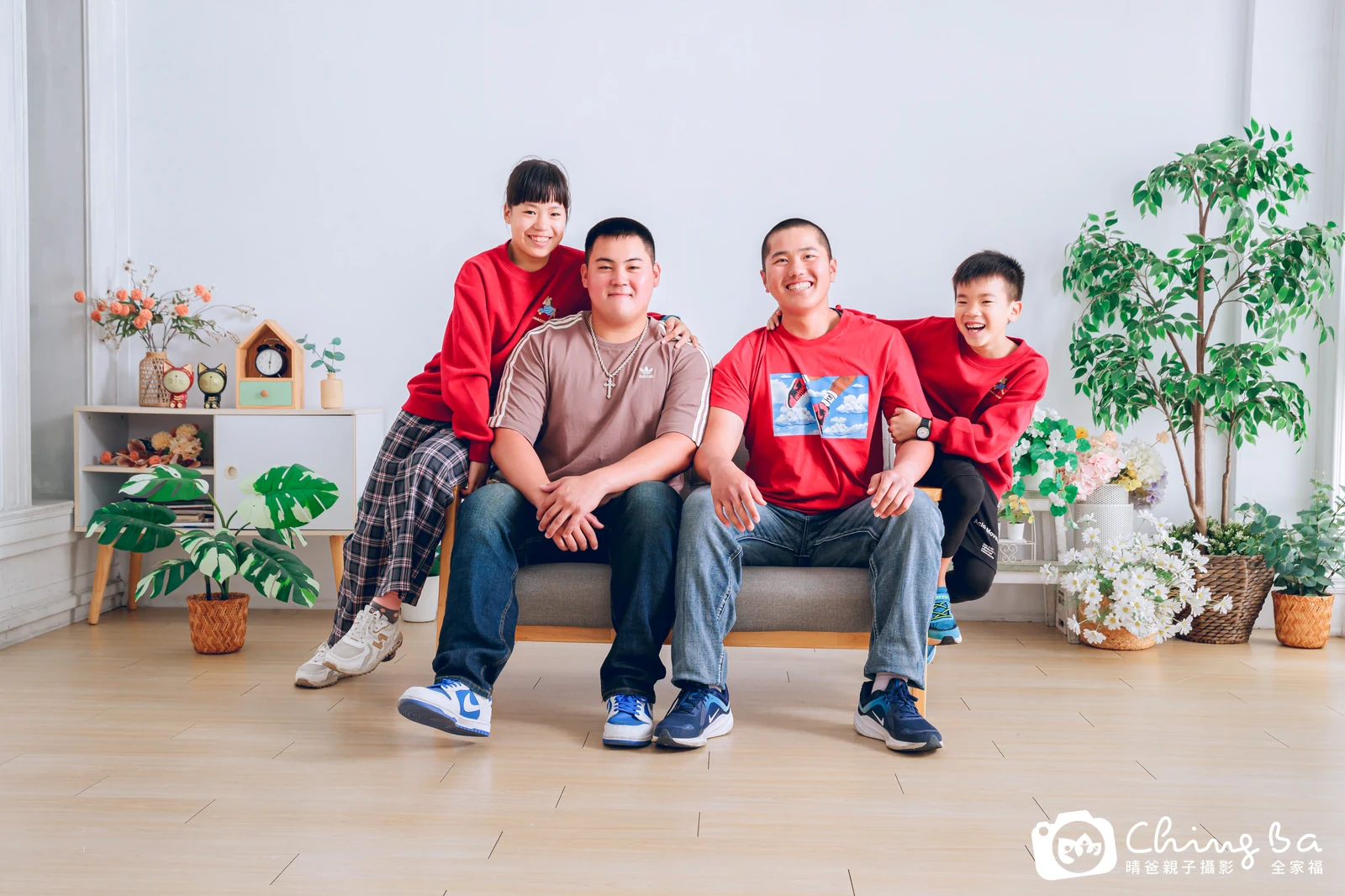 2026 年新春的家族全家福,5 大 4 小