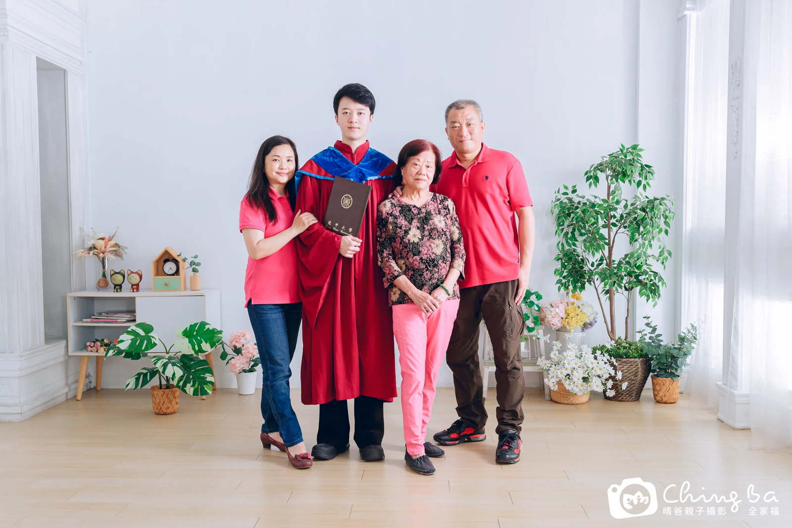 台中攝影棚的家族全家福紀念照